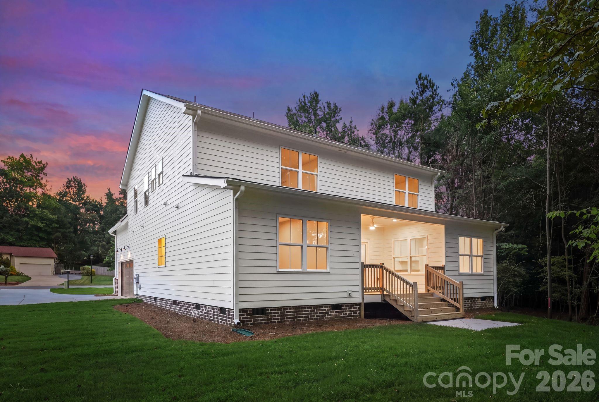 2311 Chateau Court Property Photo 4