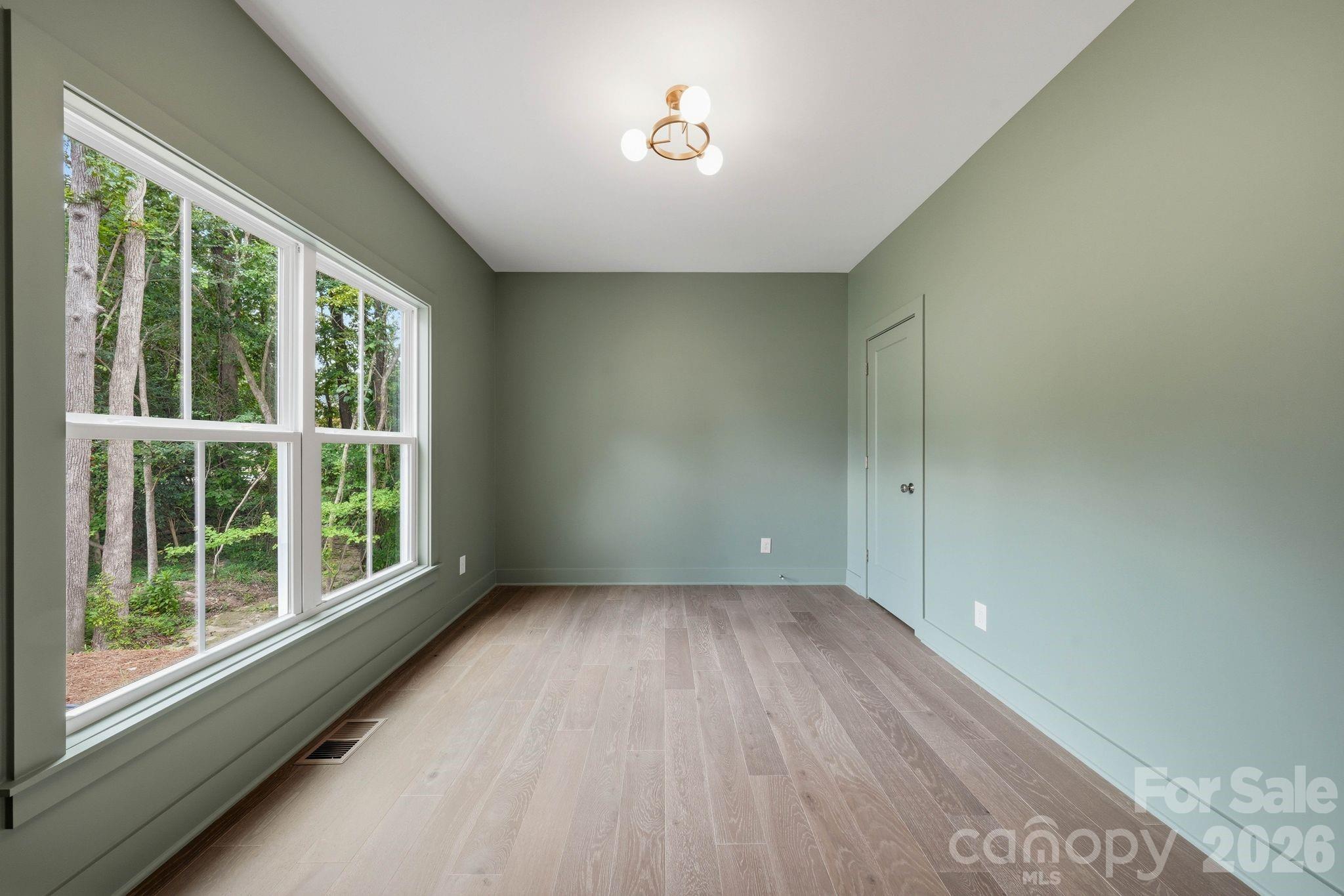 2311 Chateau Court Property Photo 6