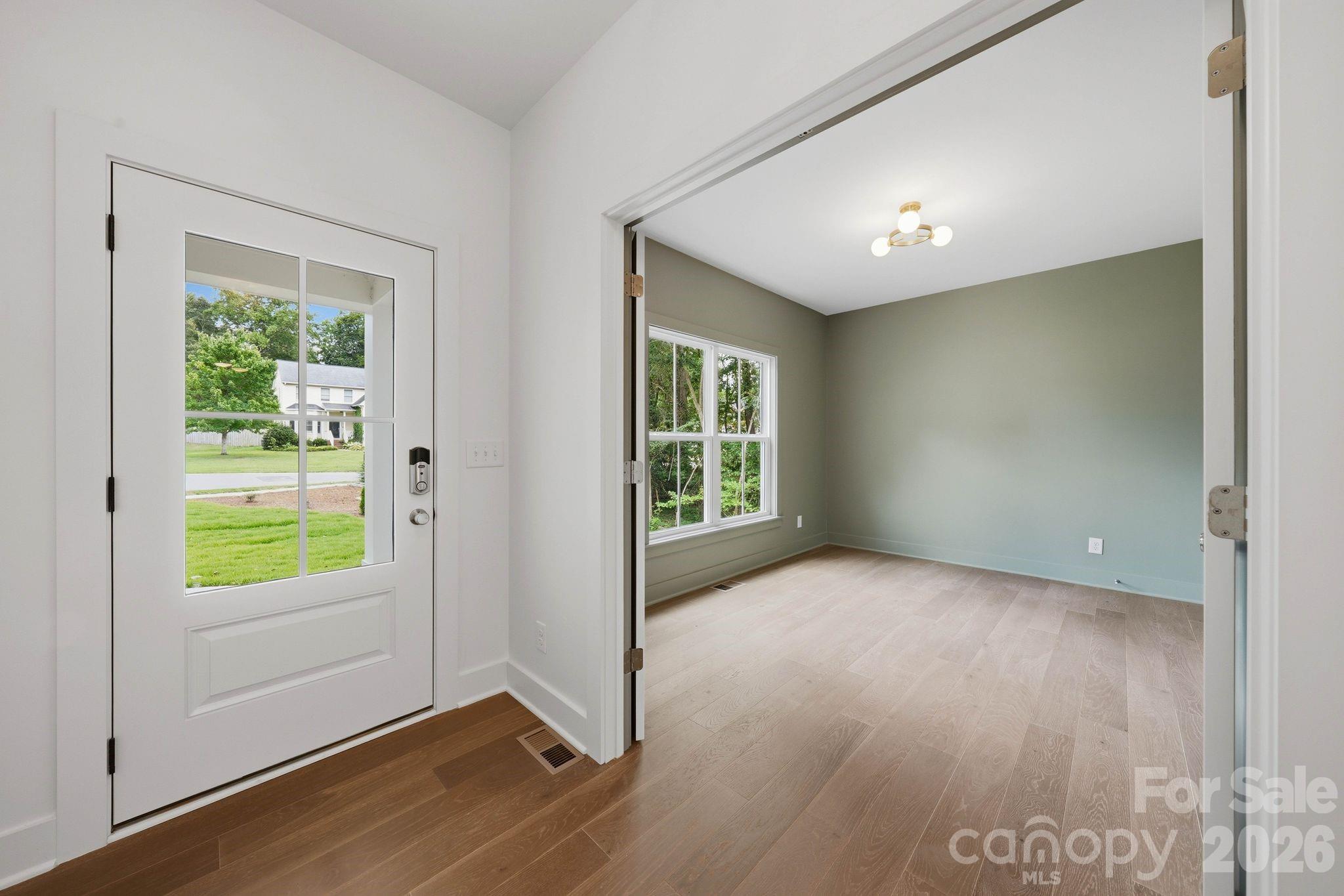 2311 Chateau Court Property Photo 6