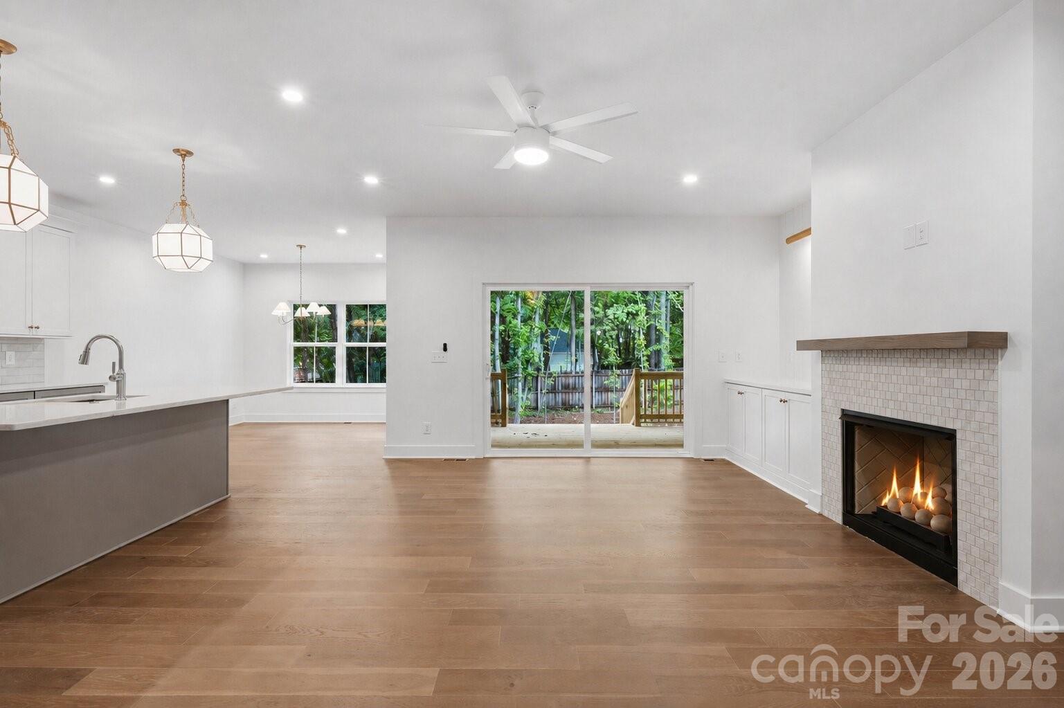 2311 Chateau Court Property Photo 8