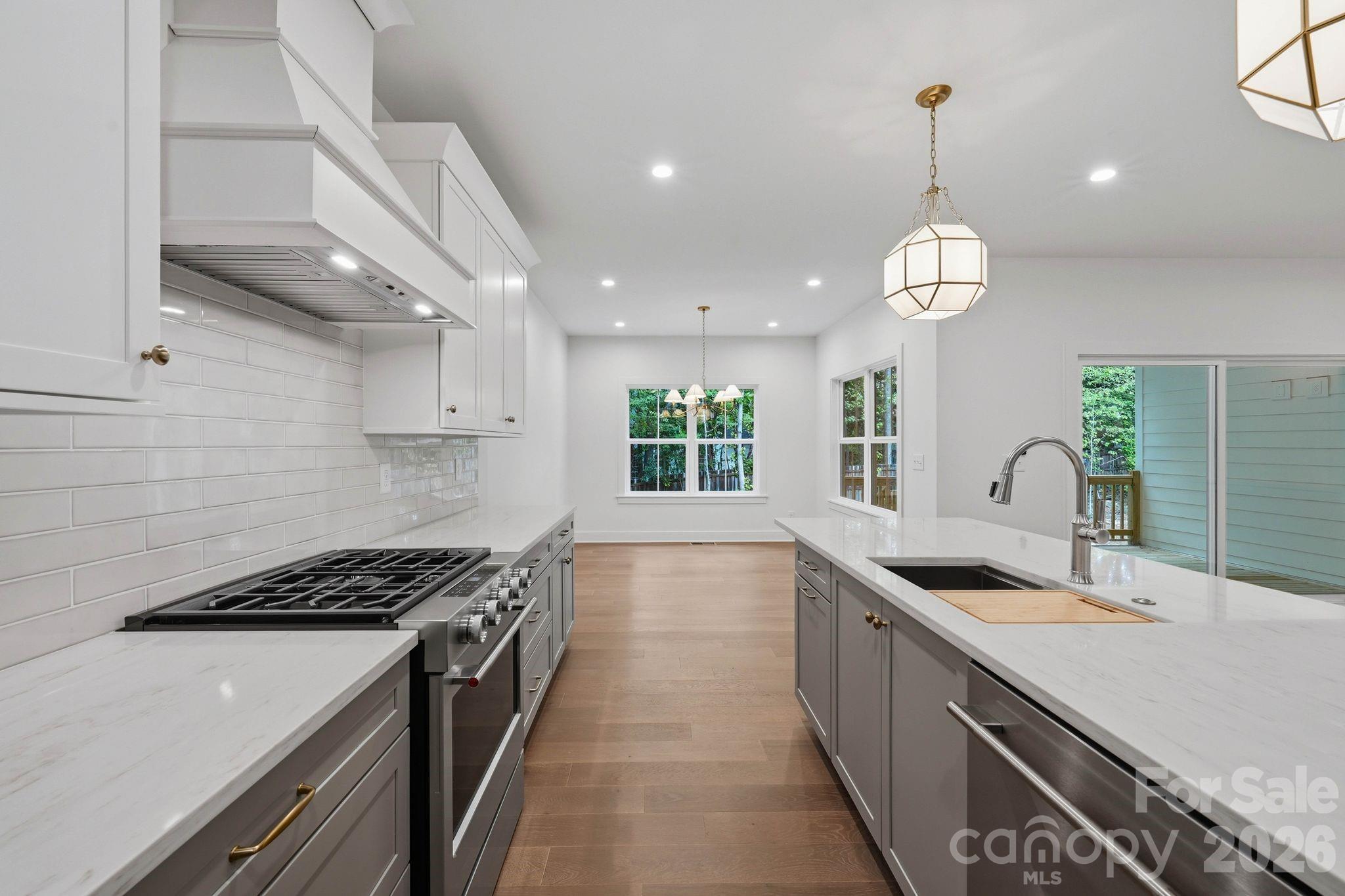 2311 Chateau Court Property Photo 13