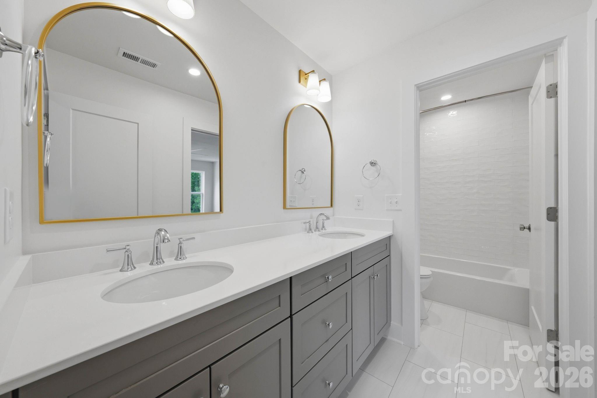 2311 Chateau Court Property Photo 31