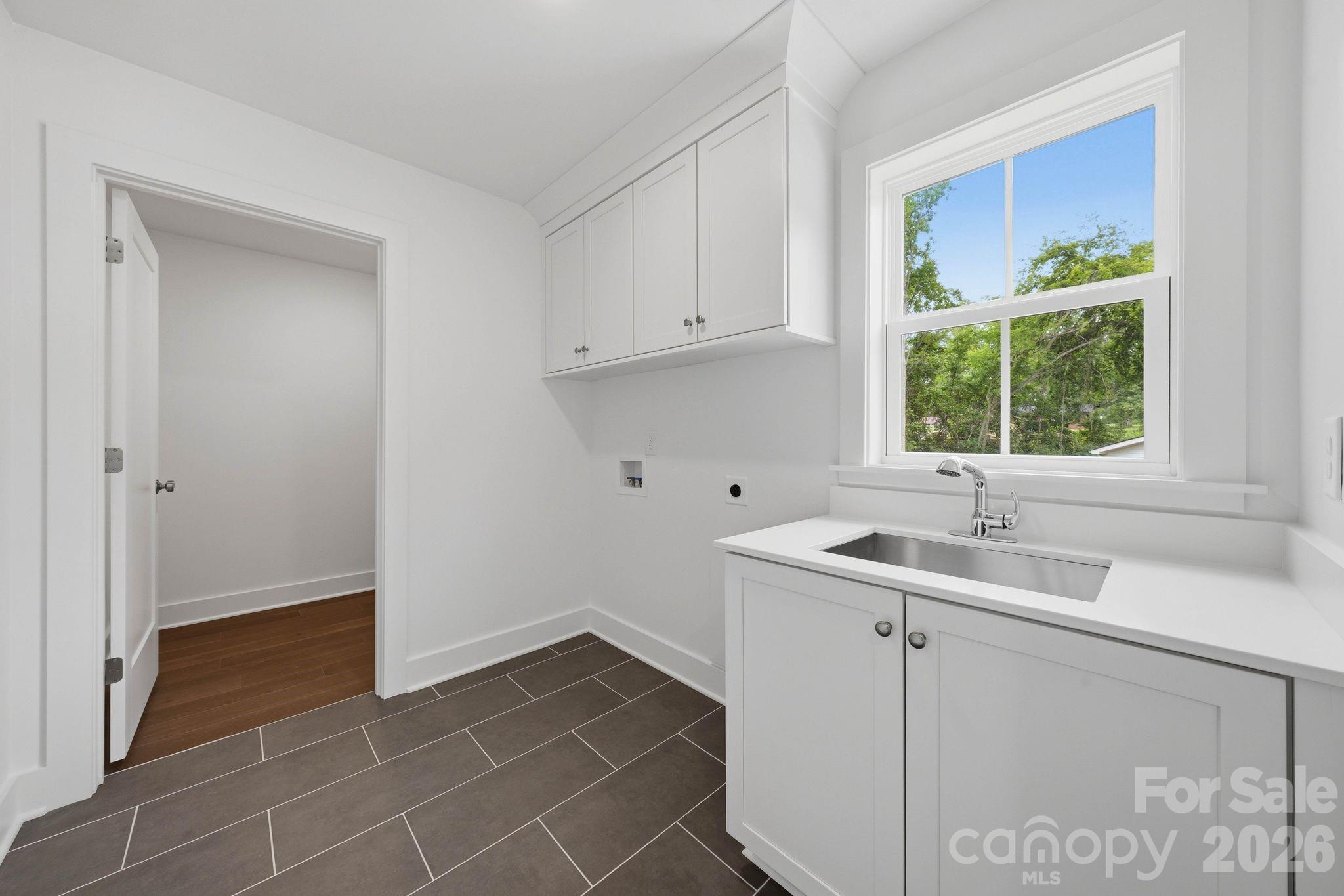 2311 Chateau Court Property Photo 37
