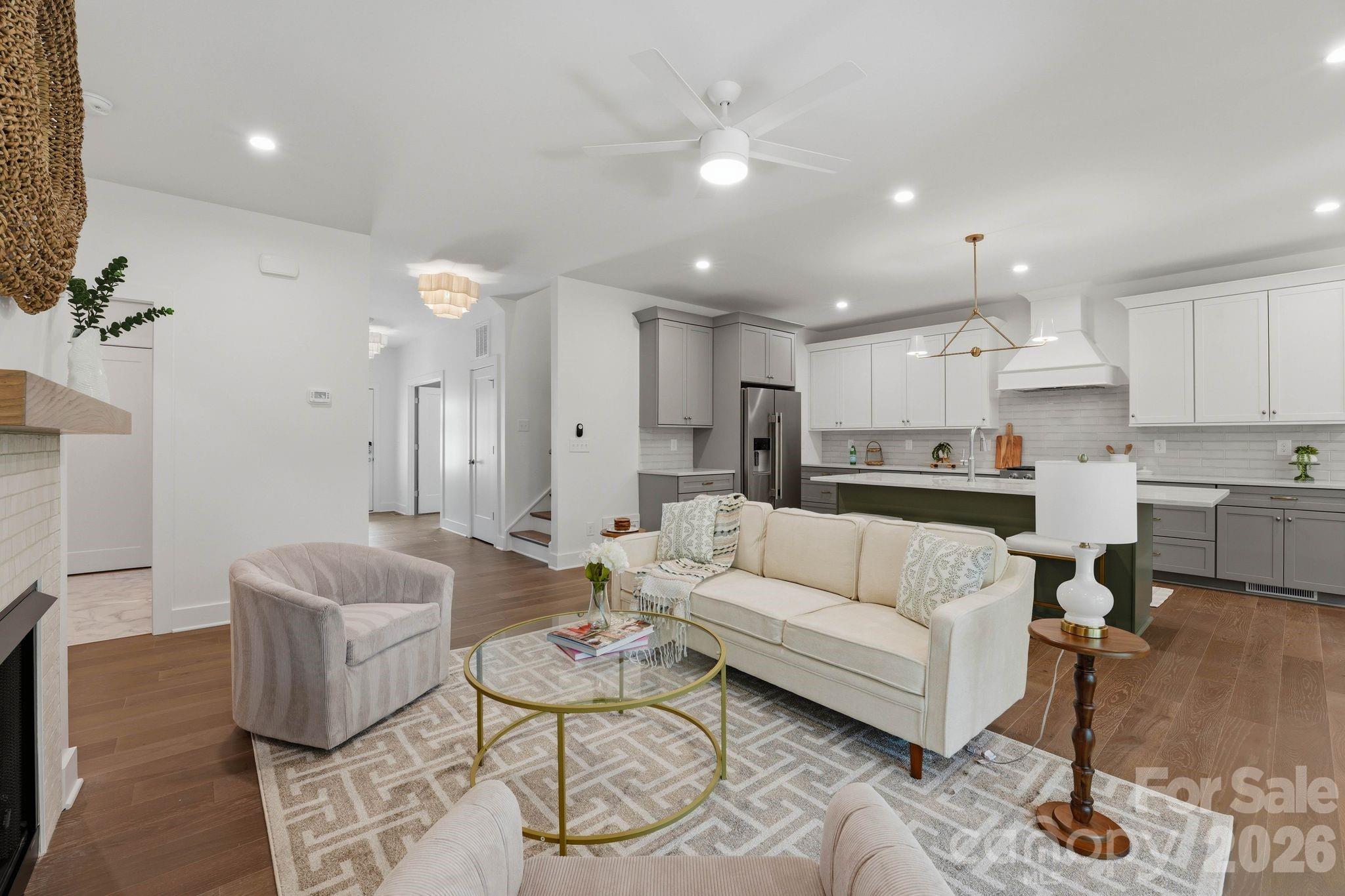 2315 Chateau Court Property Photo 10