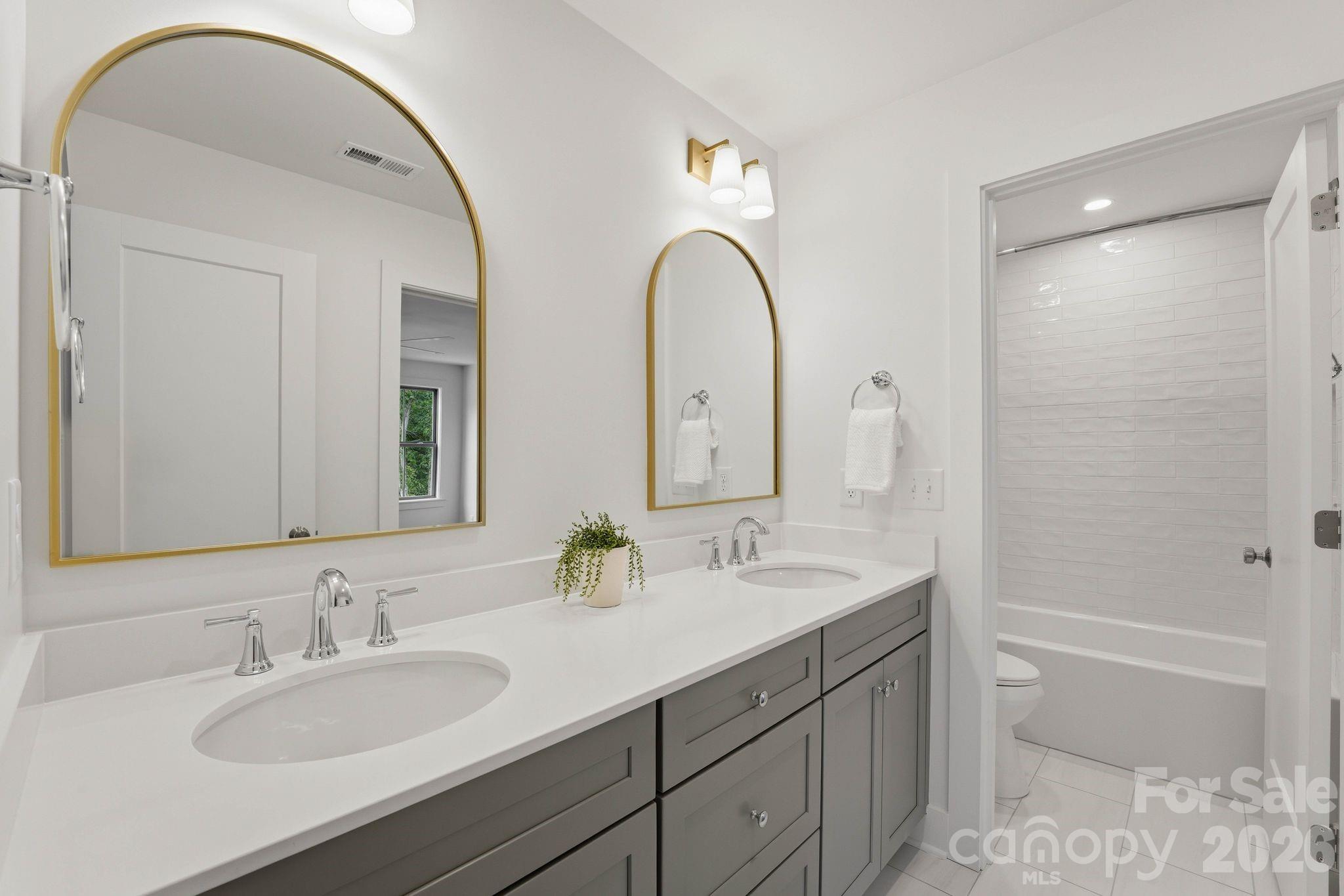 2315 Chateau Court Property Photo 33