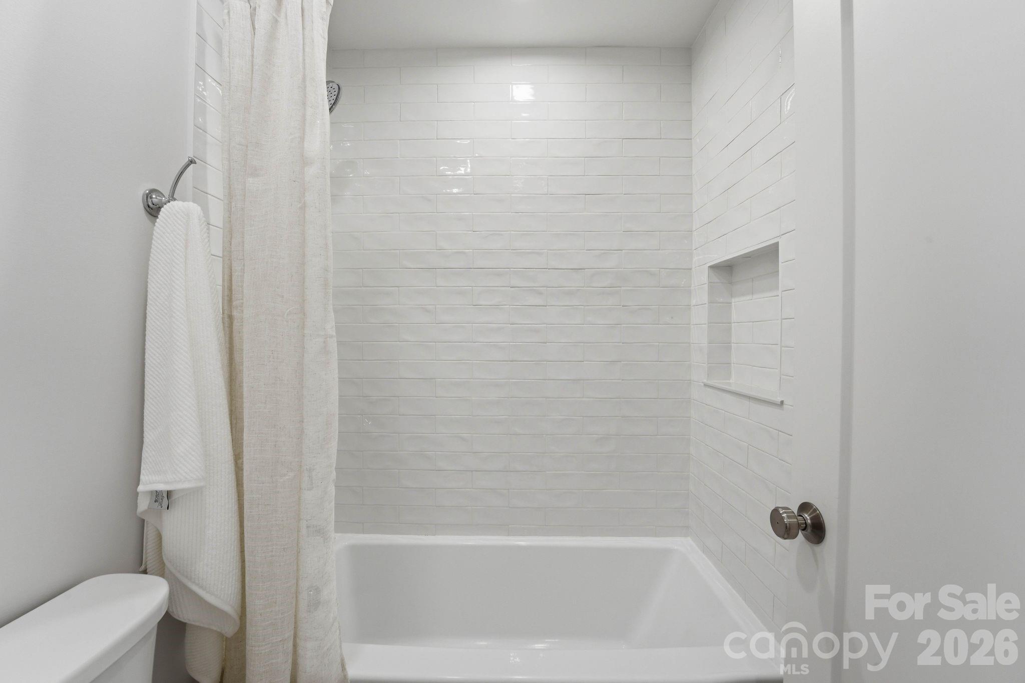 2315 Chateau Court Property Photo 34