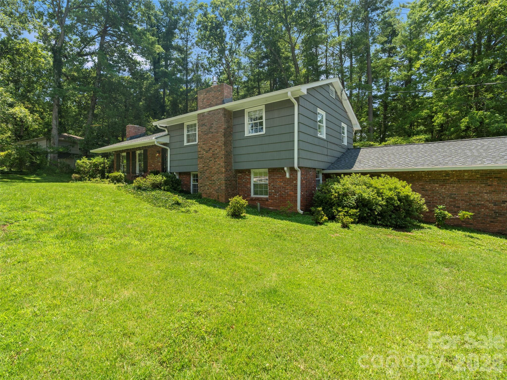 20 S Oak Forest Drive Property Photo 1