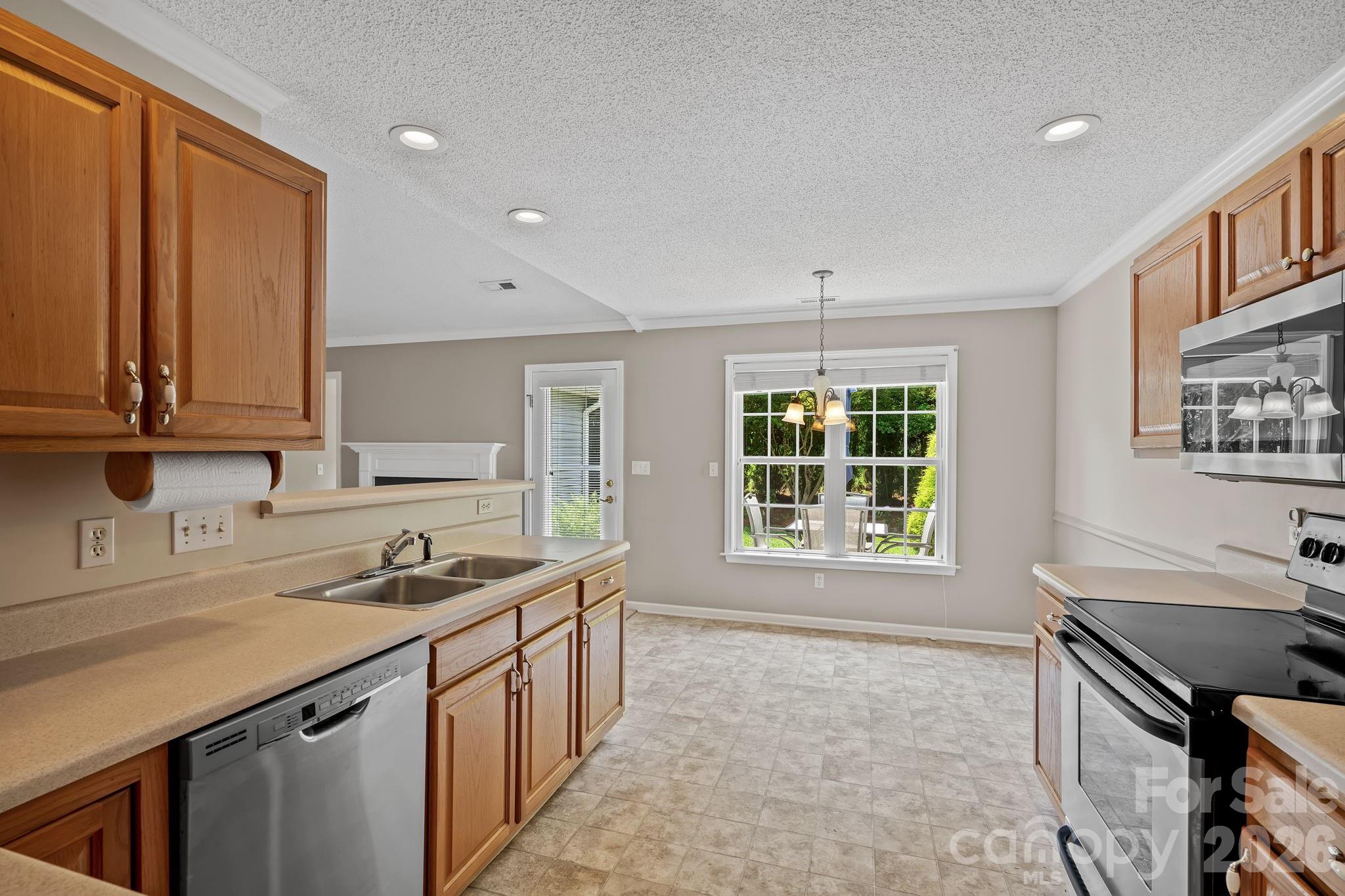 200 Planters Creek Road Property Photo 9