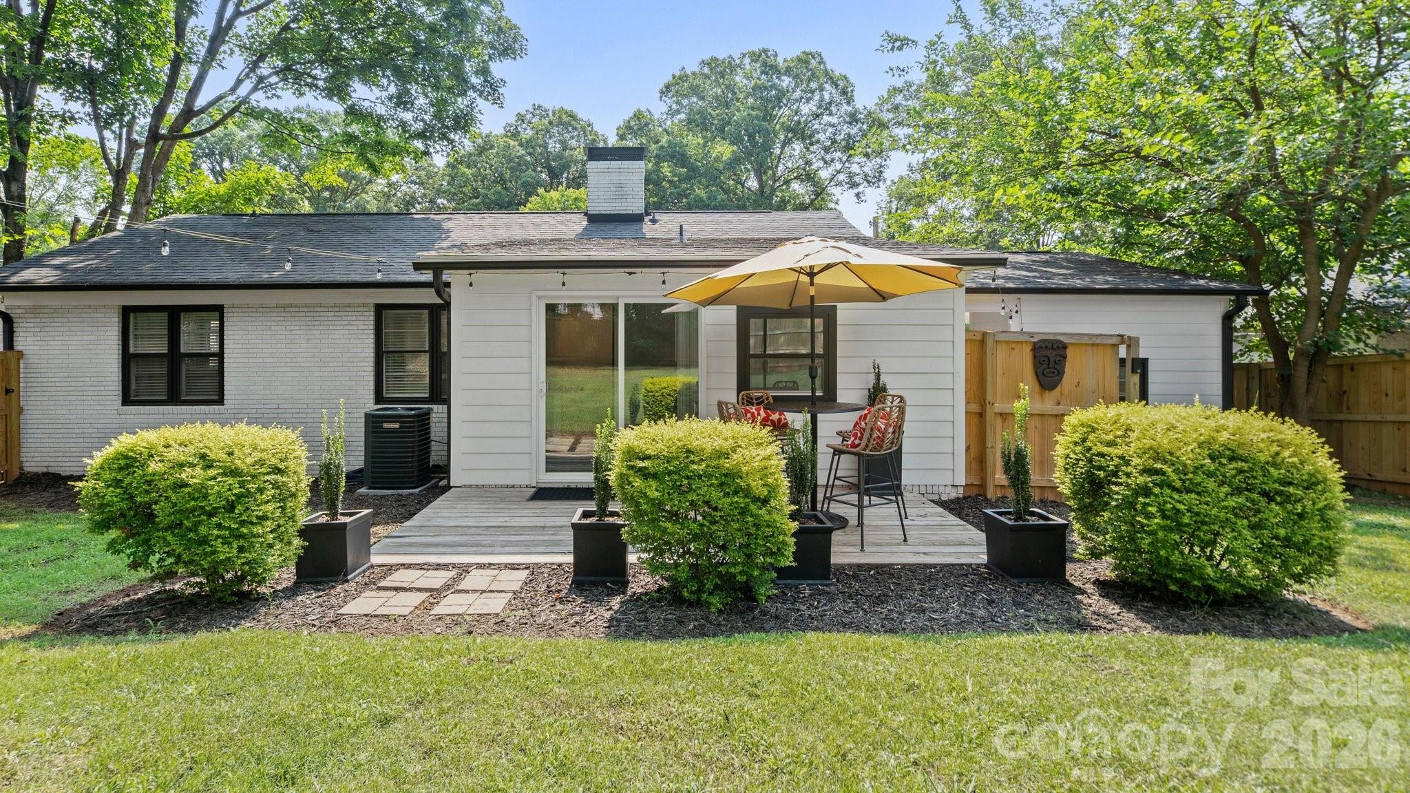 914 Crestmere Street Property Photo 10