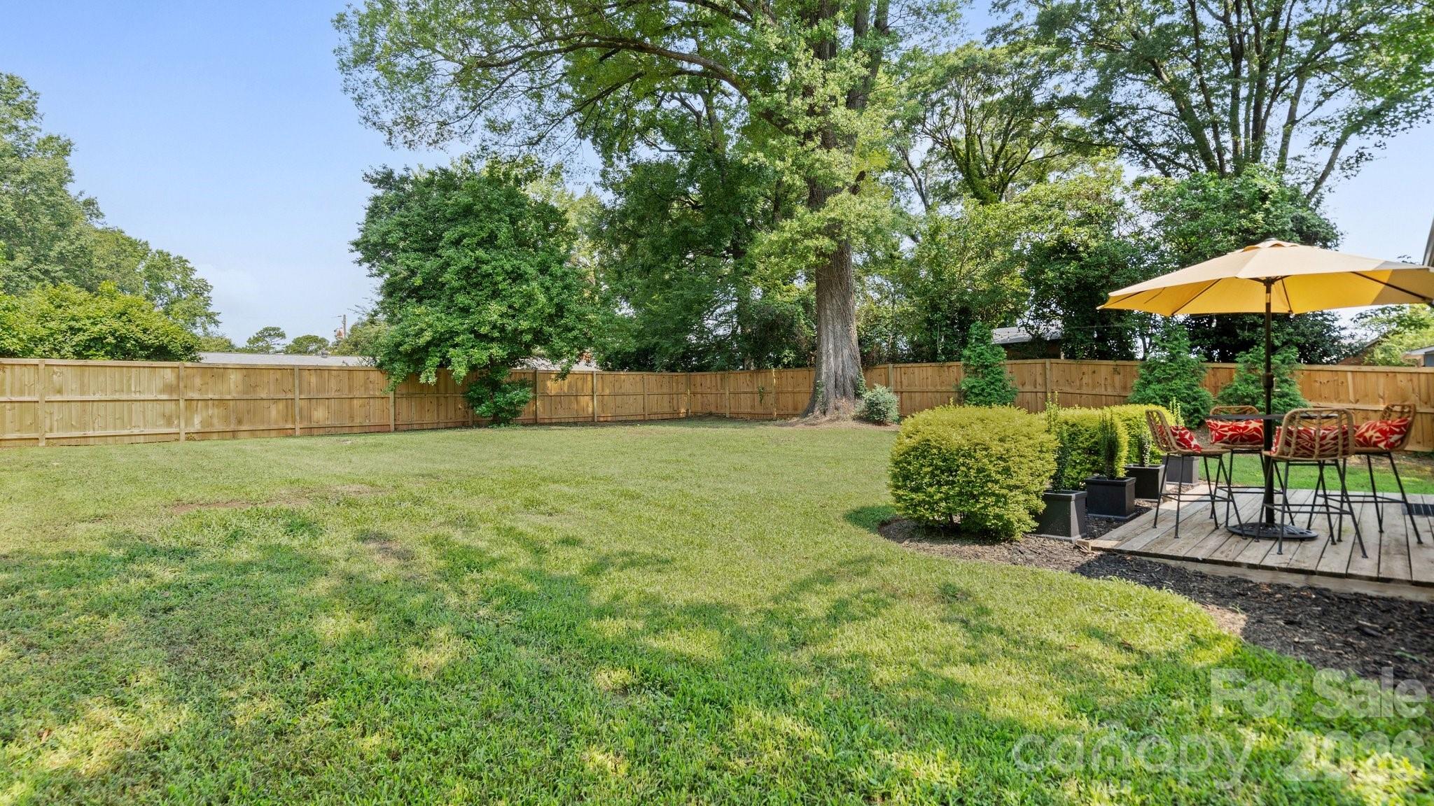 914 Crestmere Street Property Photo 25