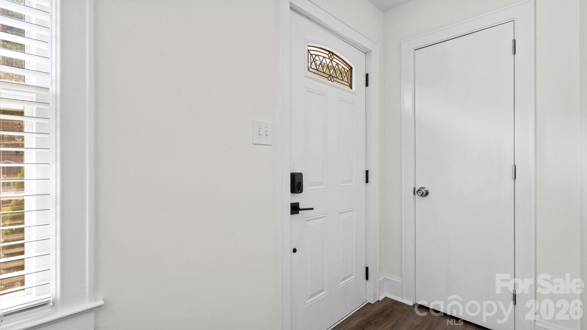 914 Crestmere Street Property Photo 30