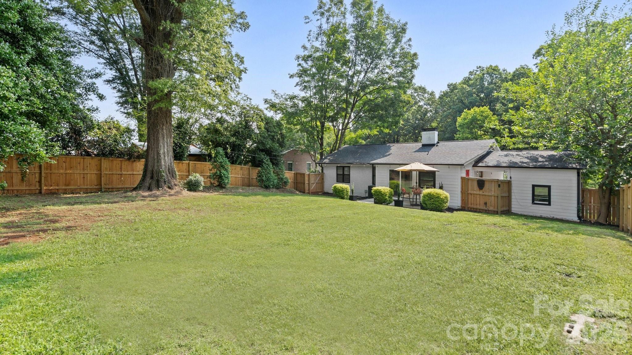 914 Crestmere Street Property Photo 32