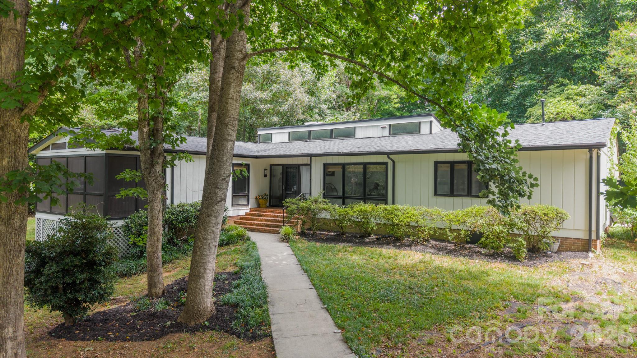 322 Grady Drive Property Photo 1