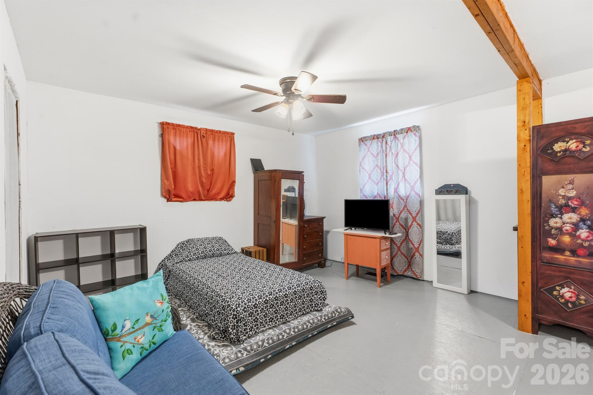 7040 Vintage Road Property Photo 11