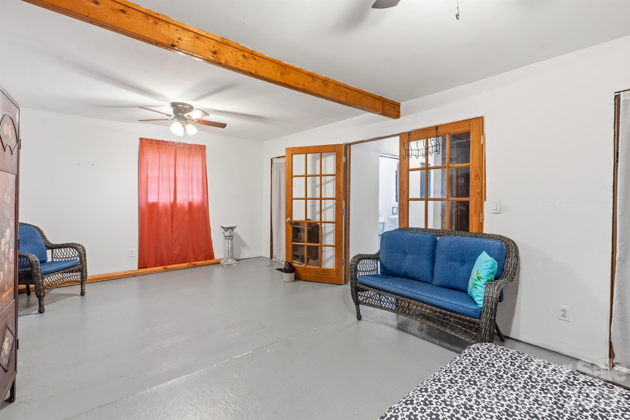 7040 Vintage Road Property Photo 15