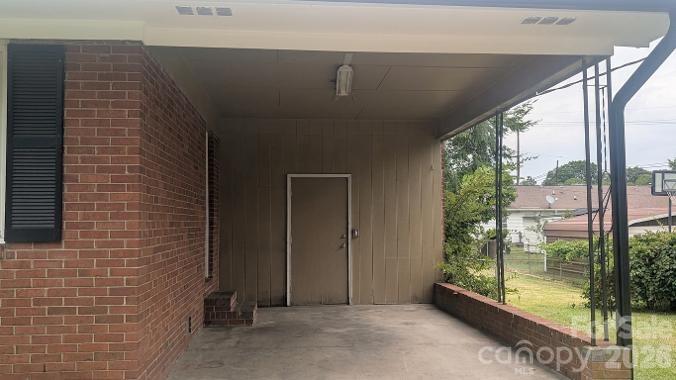 608 Catawba Street Property Photo 6