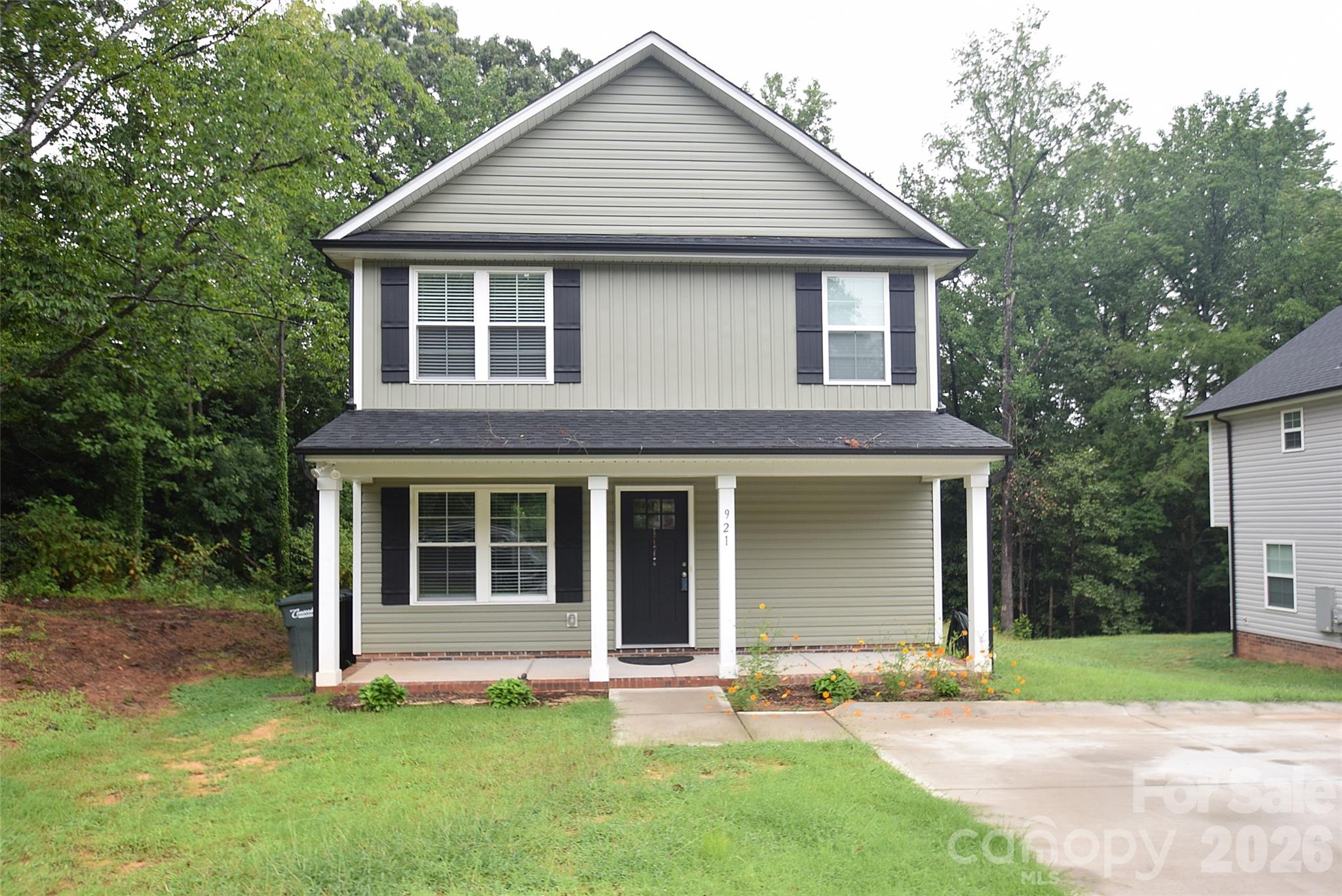 921 Pineridge Street Property Photo 1