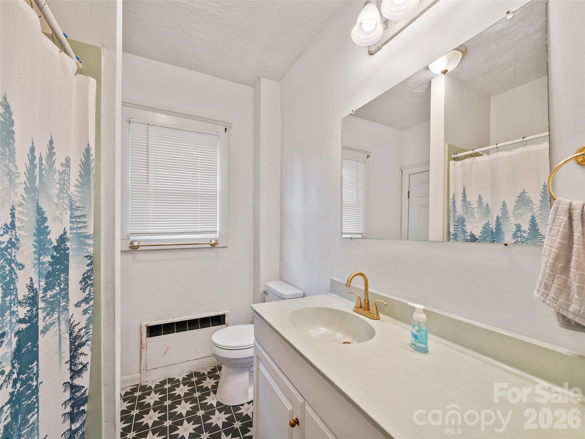 147 Walnut Avenue Property Photo 9