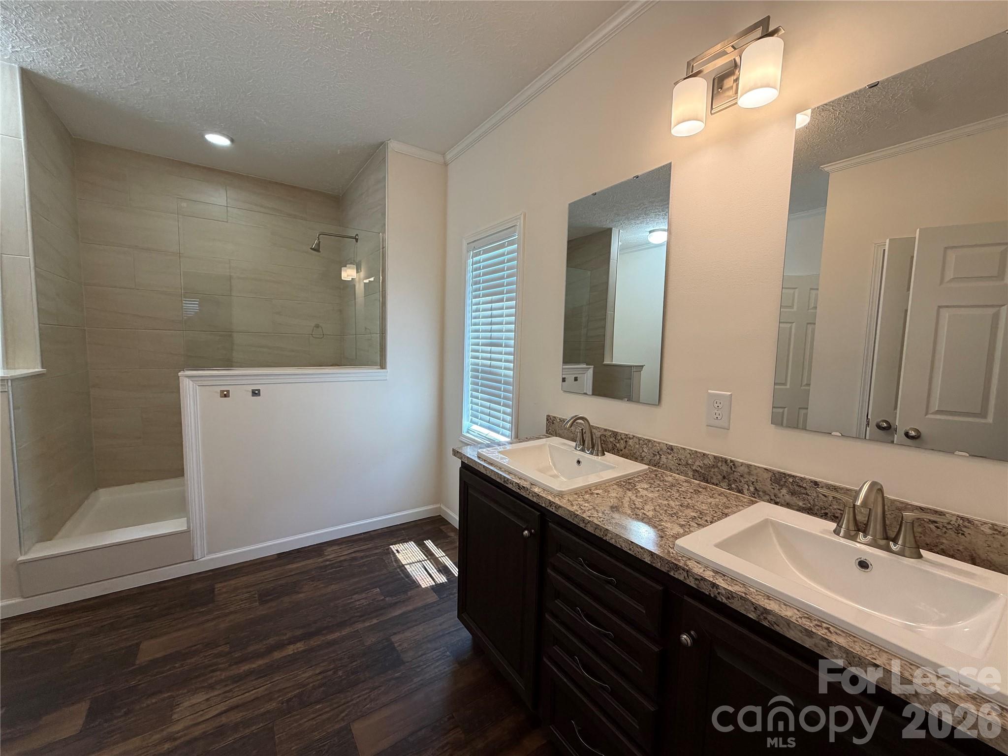 1311 E Memorial Highway Property Photo 9