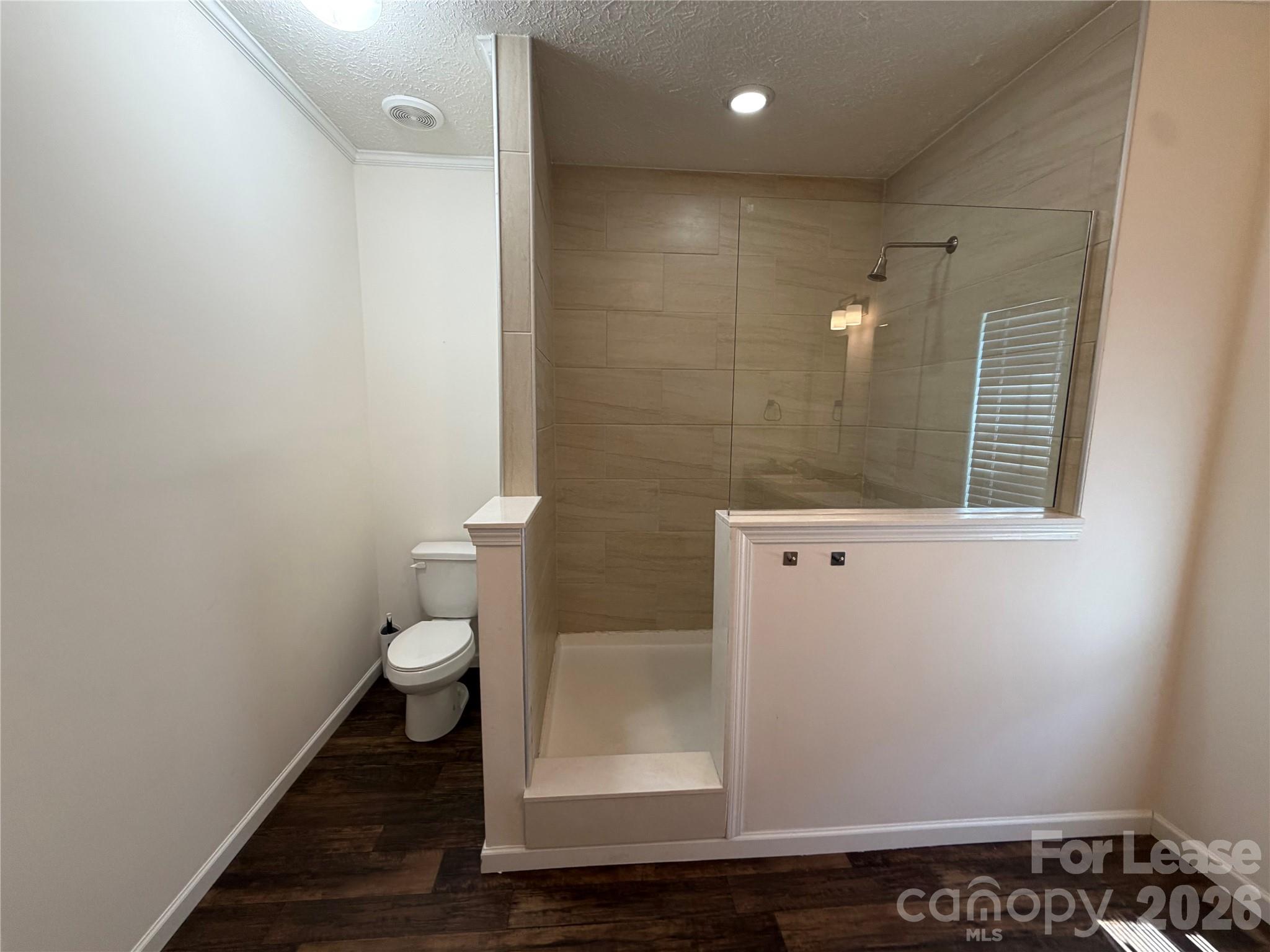 1311 E Memorial Highway Property Photo 10