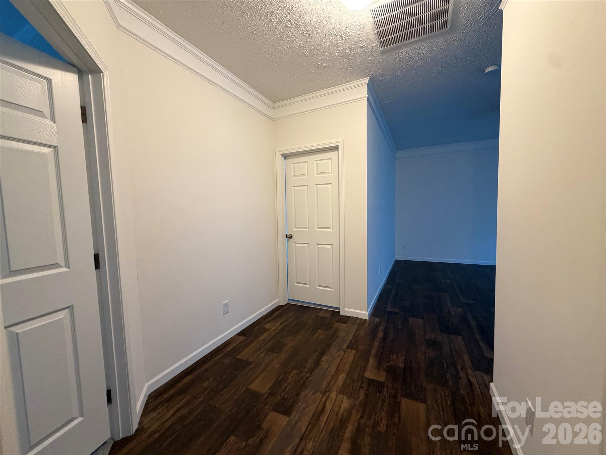 1311 E Memorial Highway Property Photo 16