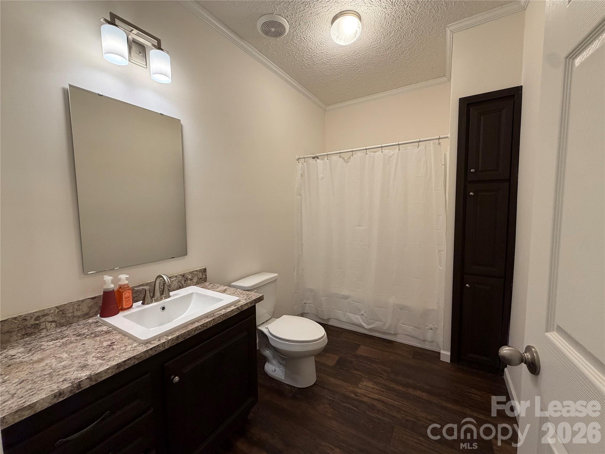 1311 E Memorial Highway Property Photo 17