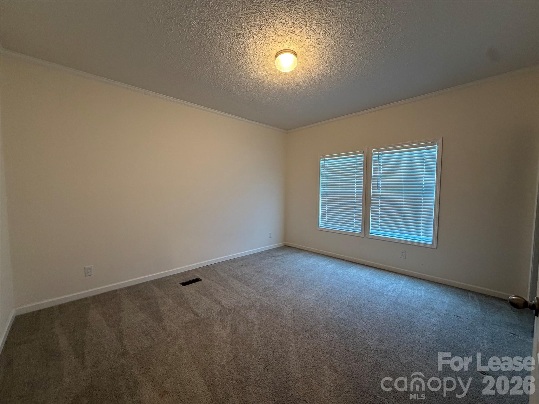 1311 E Memorial Highway Property Photo 18