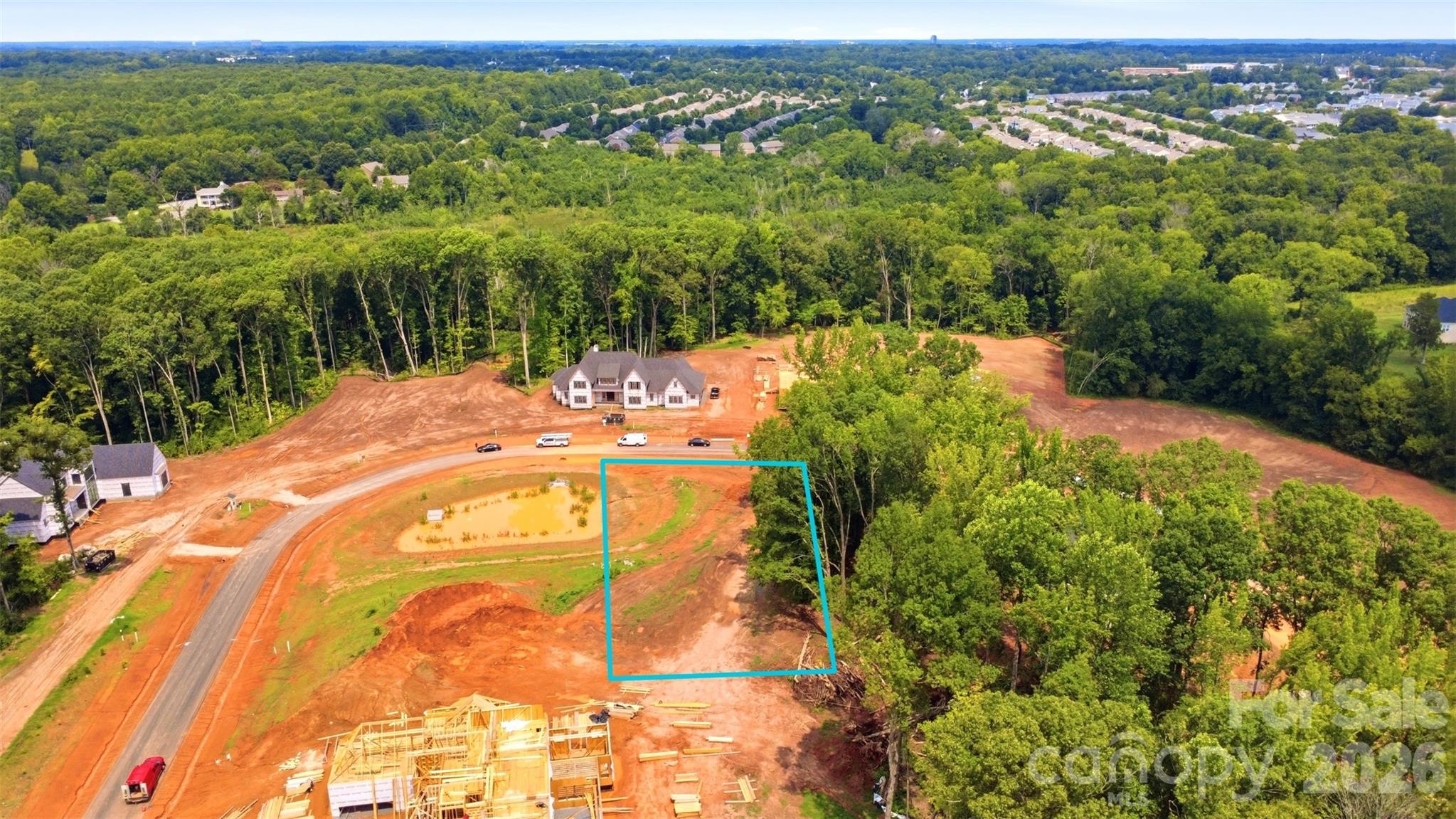 1025 Maxwell Court Property Photo 3