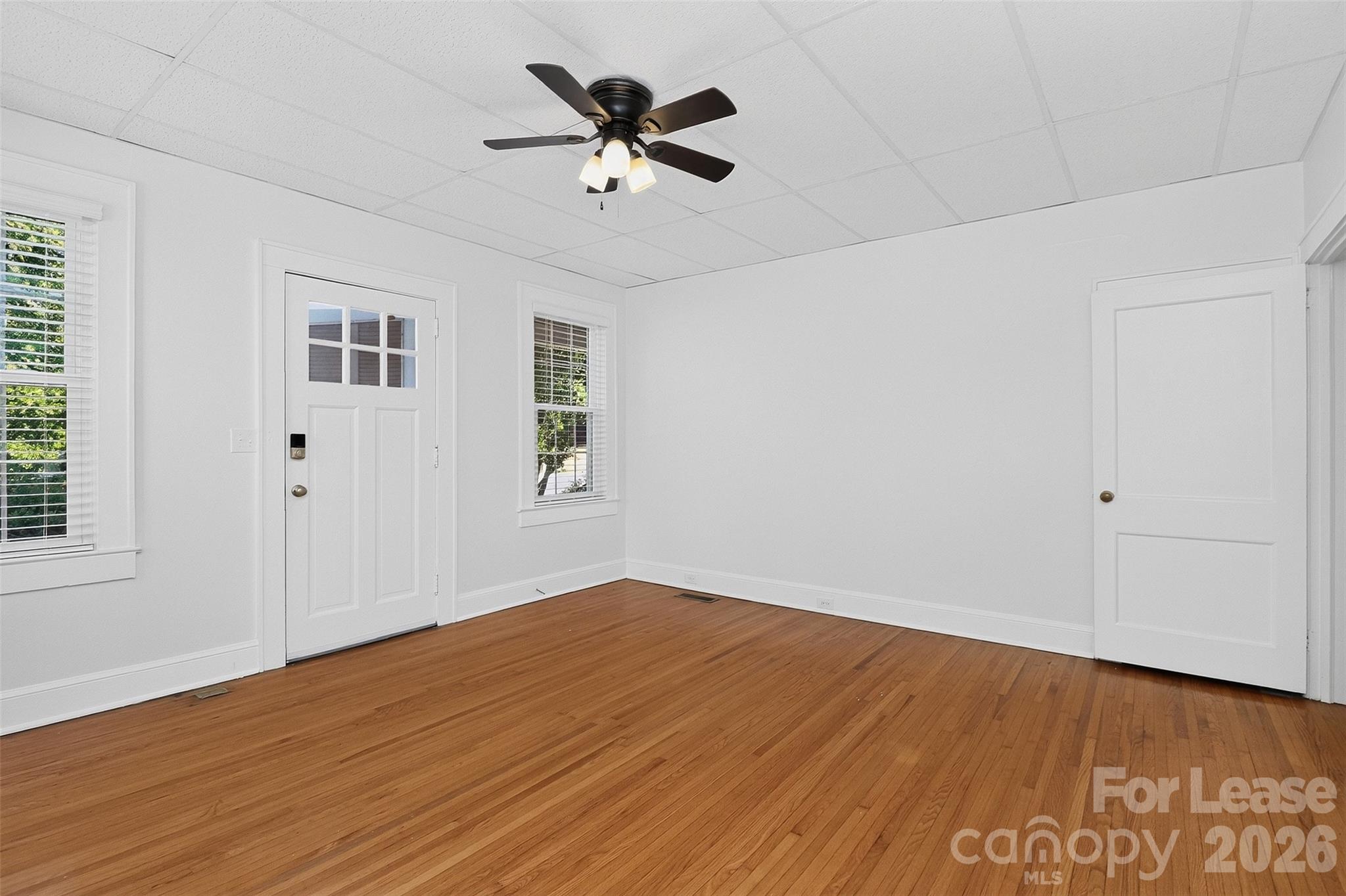912 S York Street Property Photo 3