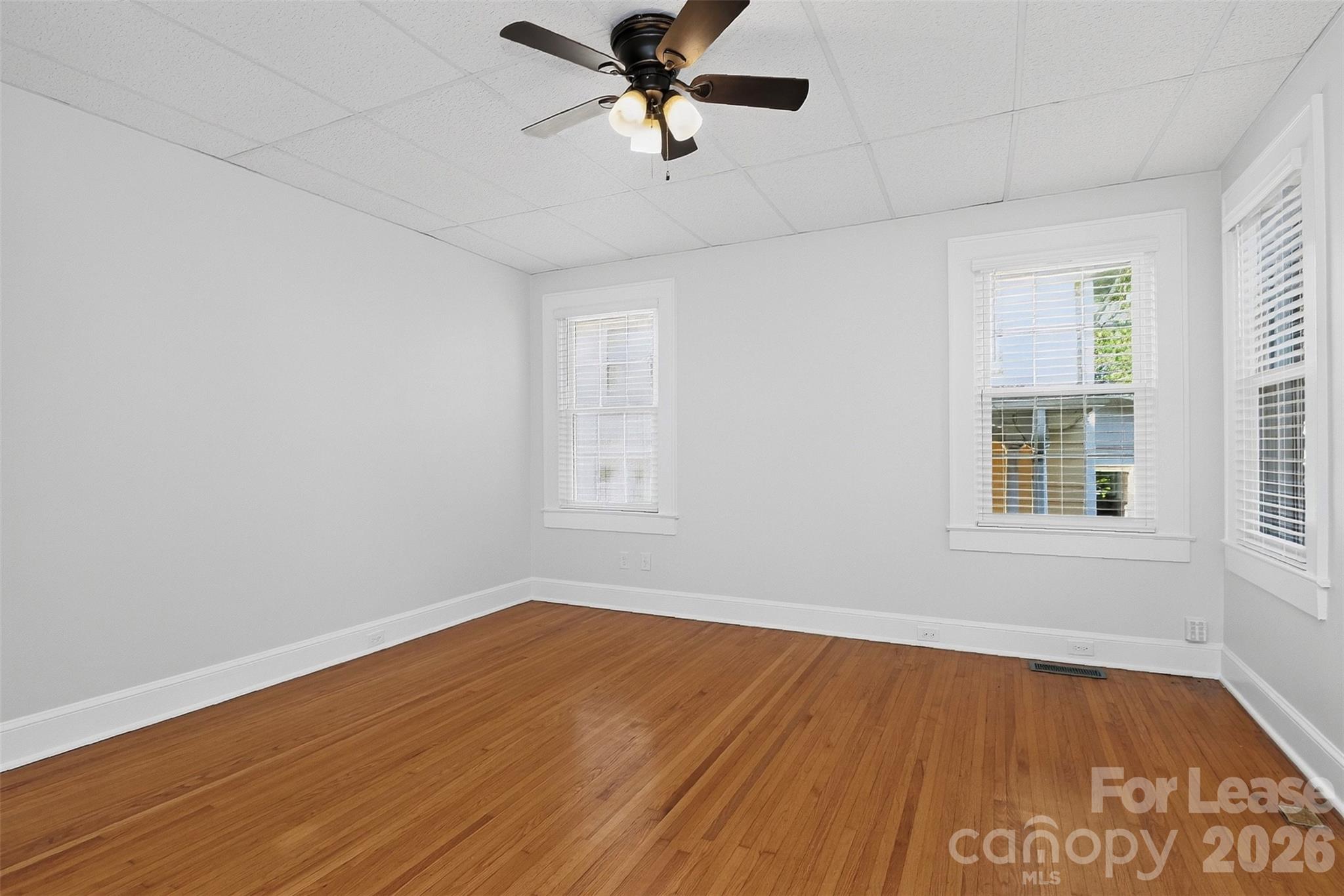 912 S York Street Property Photo 5