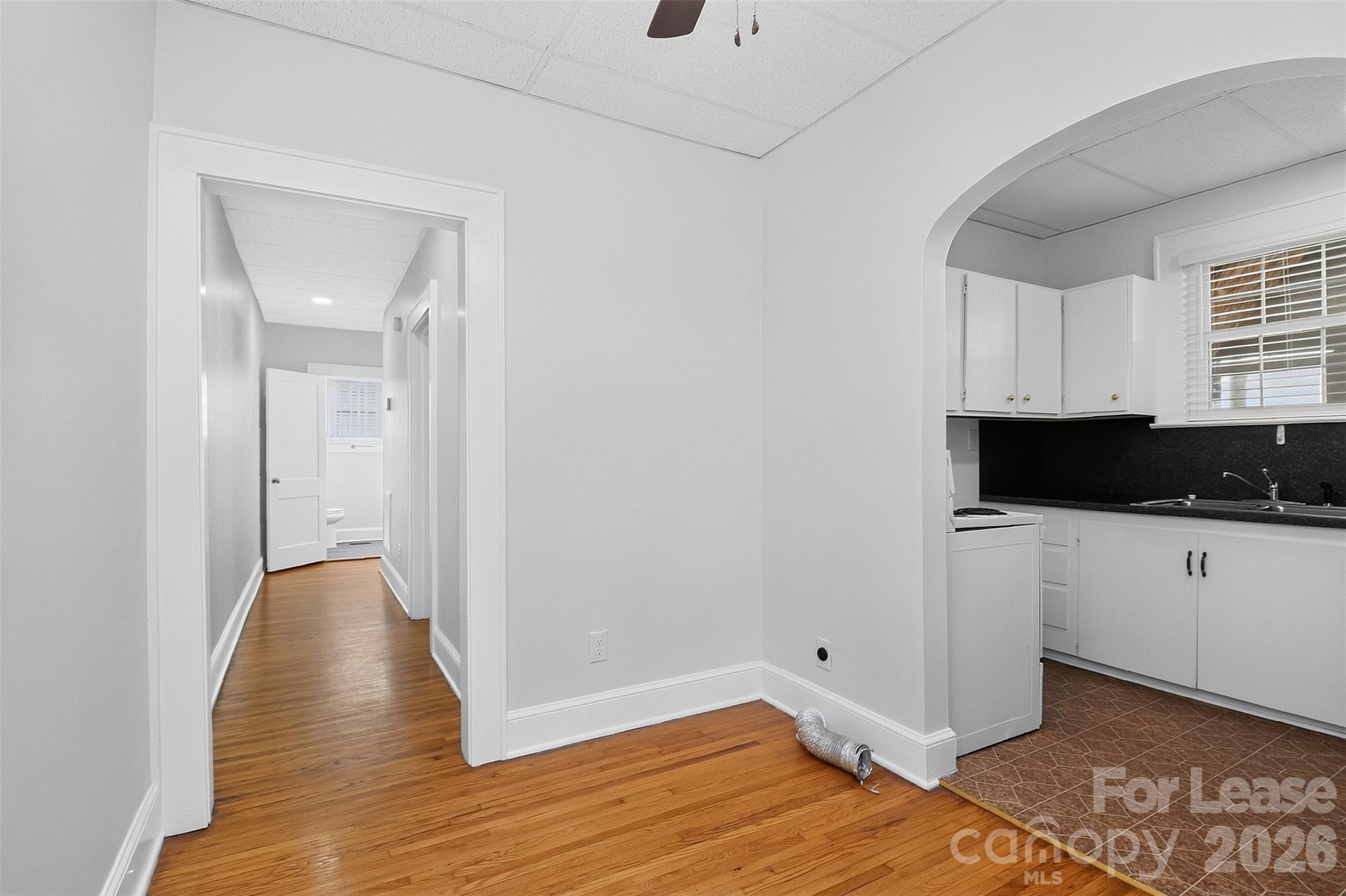912 S York Street Property Photo 6