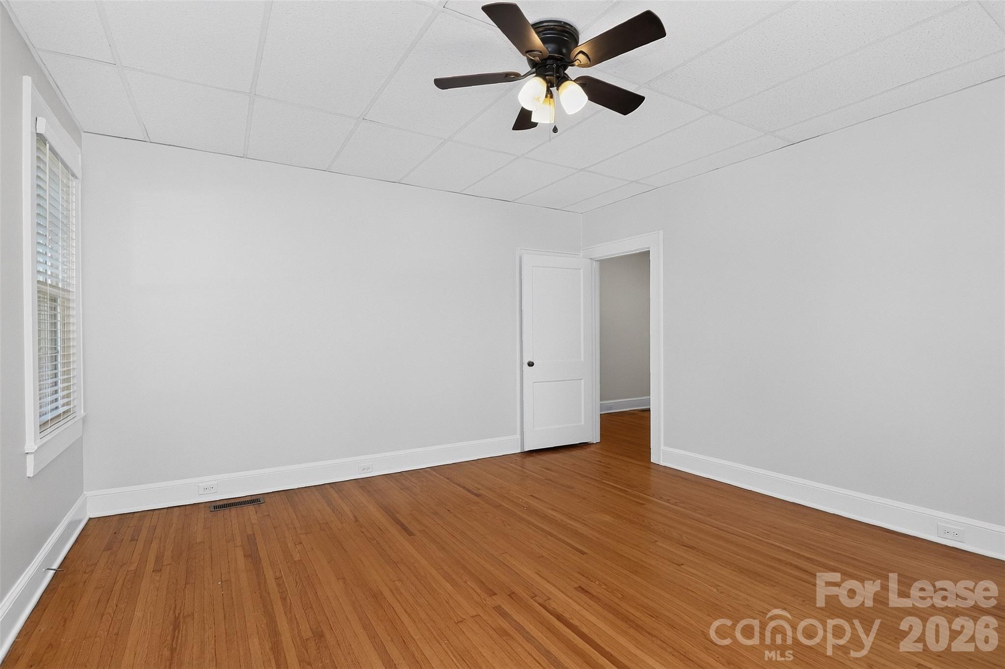 912 S York Street Property Photo 13