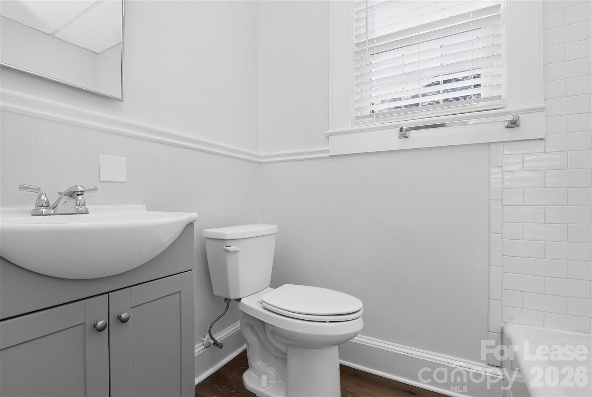 912 S York Street Property Photo 16