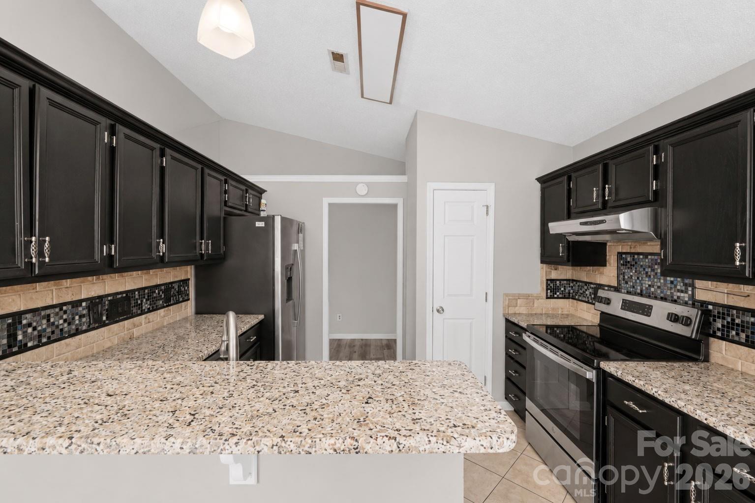 1828 Sugar Hollow Drive Property Photo 4