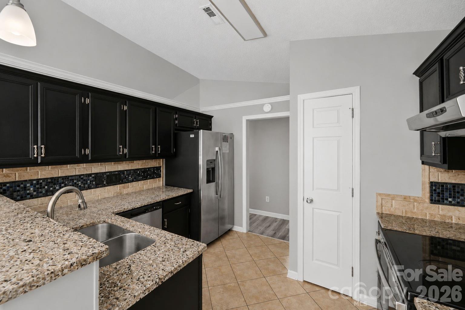 1828 Sugar Hollow Drive Property Photo 13