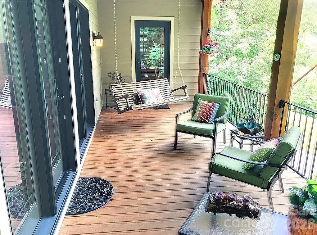 811 Hemlock Drive Property Photo 11