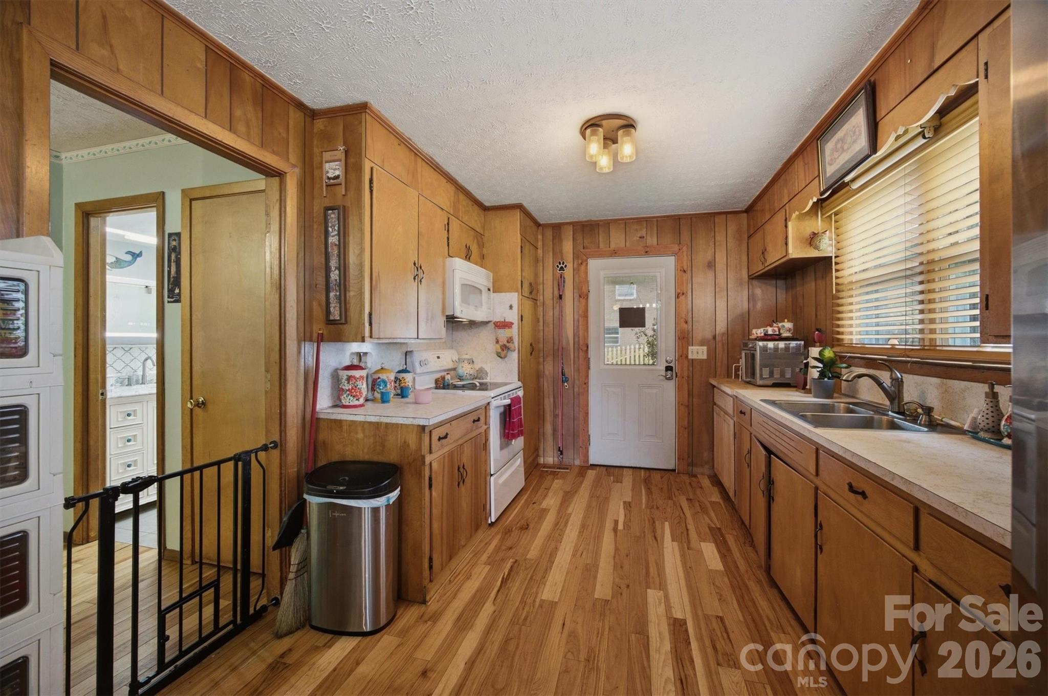 1082 Maple Street Property Photo 13