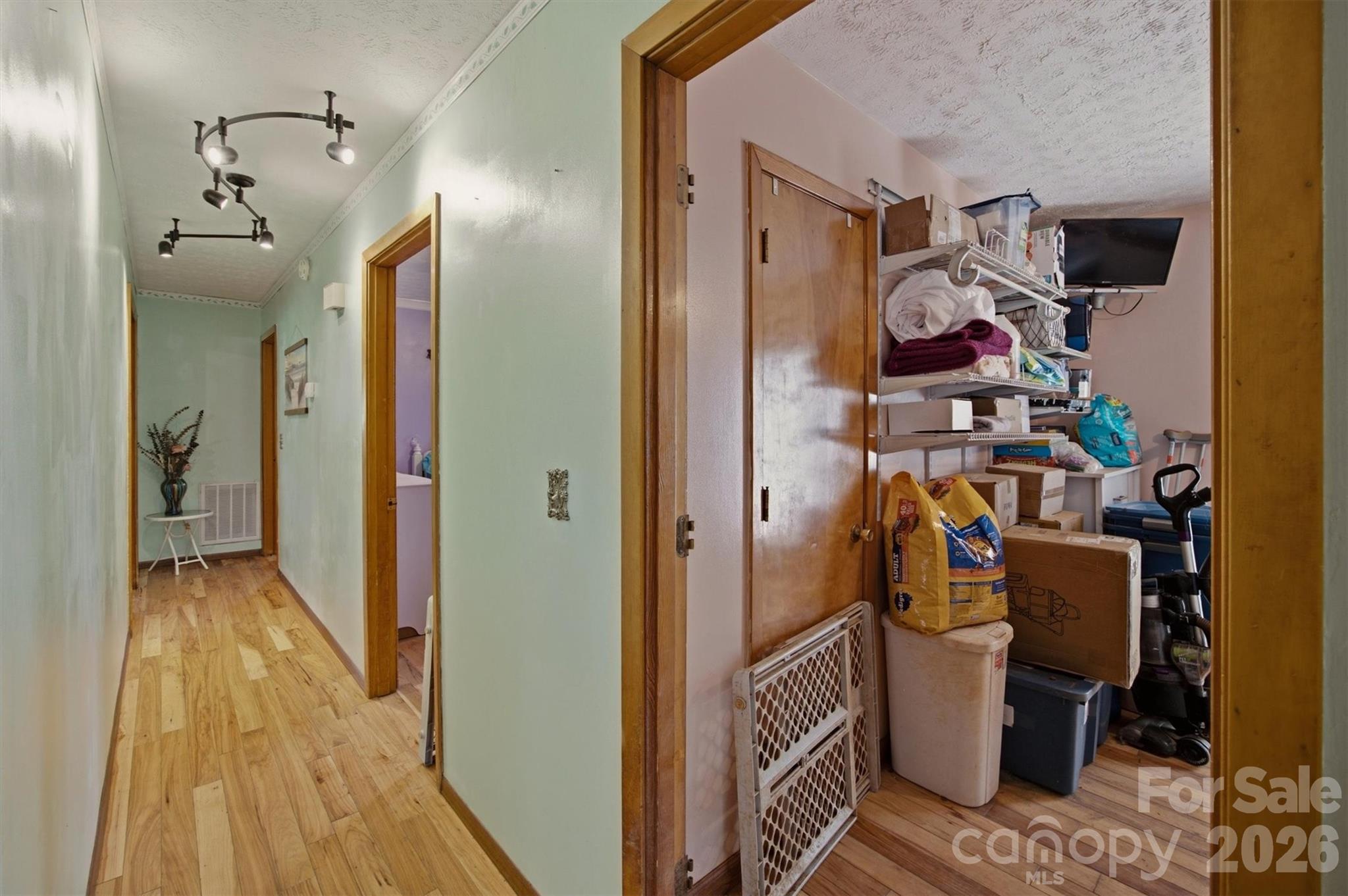 1082 Maple Street Property Photo 18
