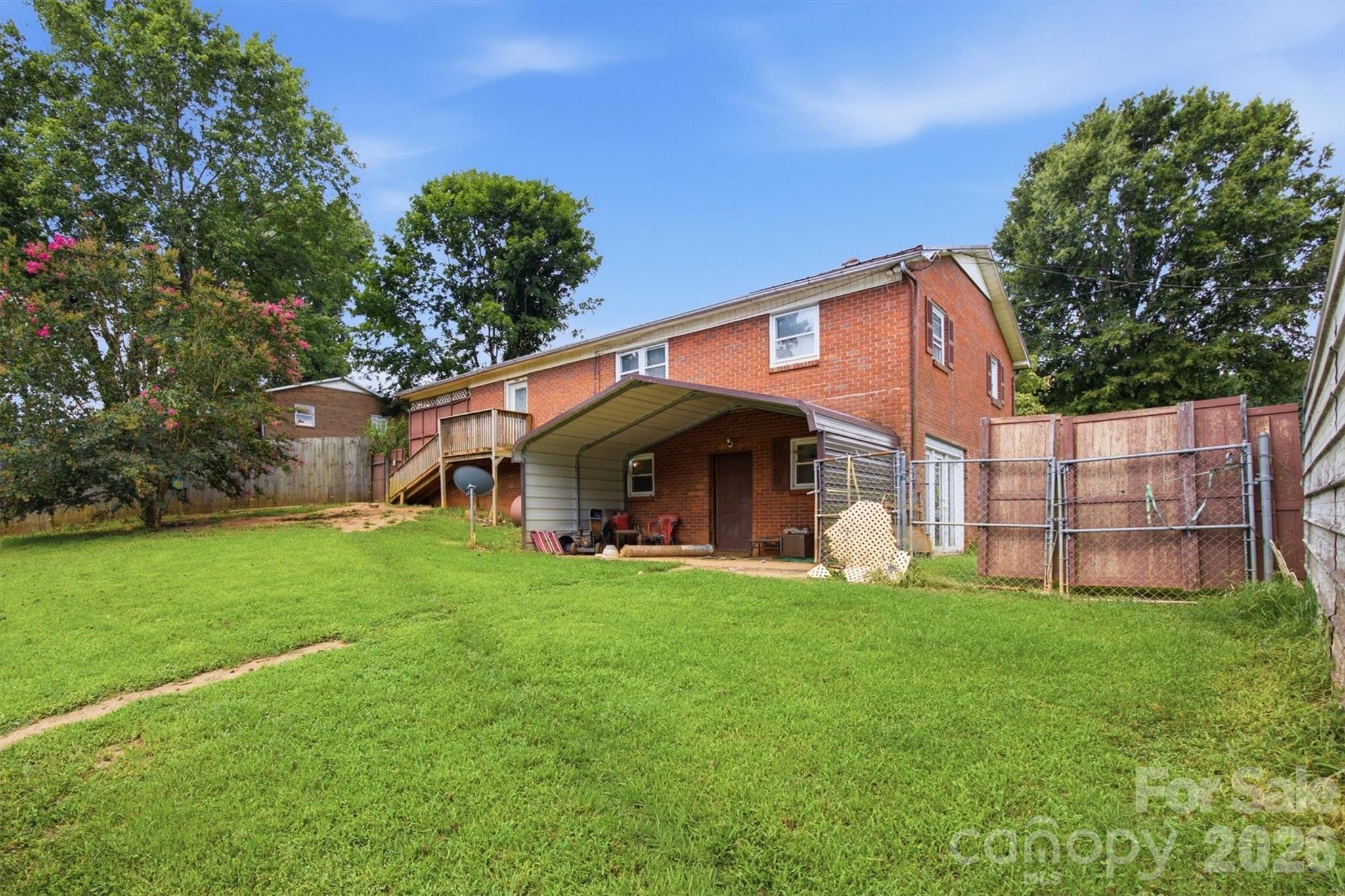 1082 Maple Street Property Photo 25