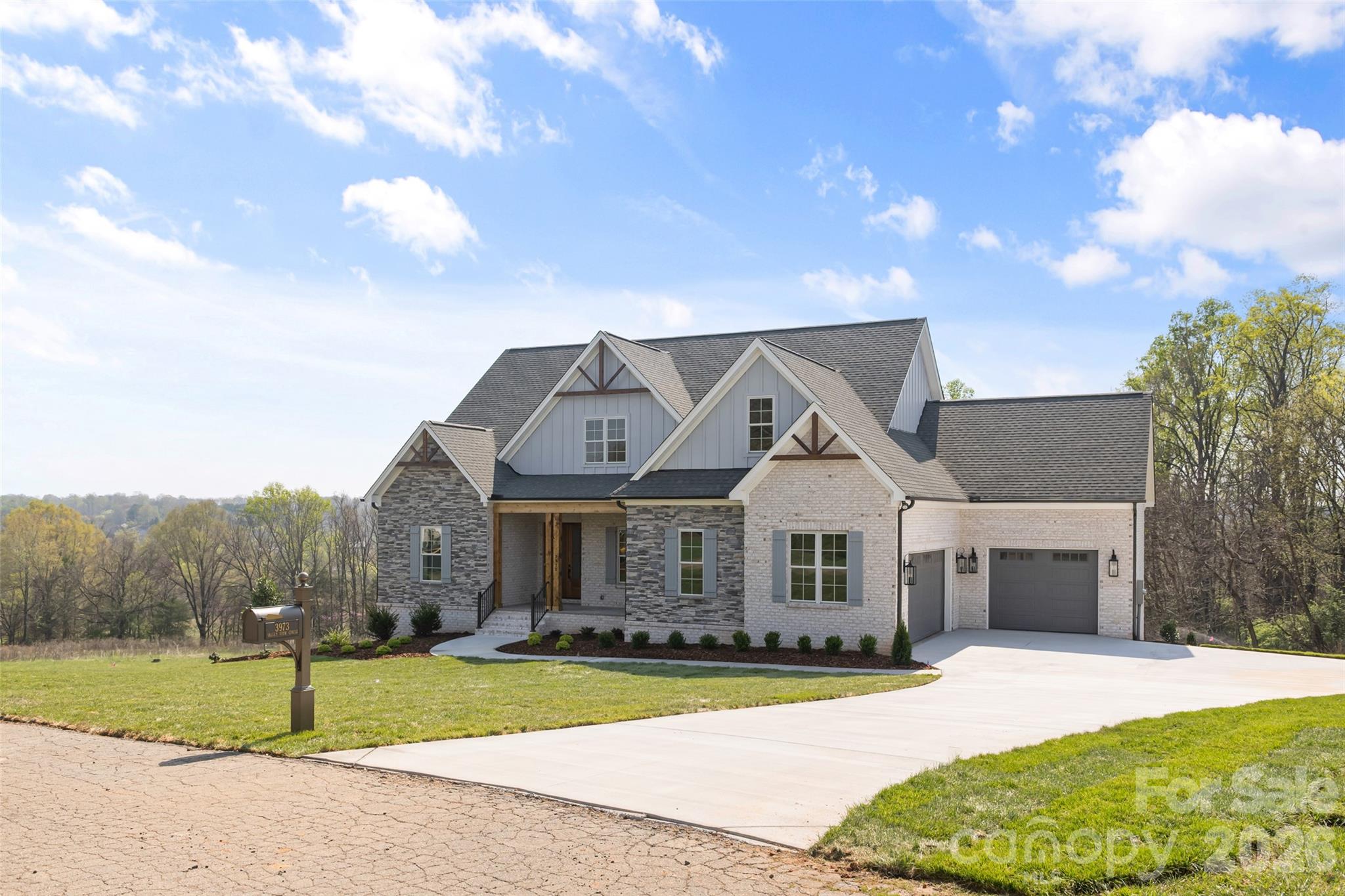 3973 Valley View Circle Property Photo 2