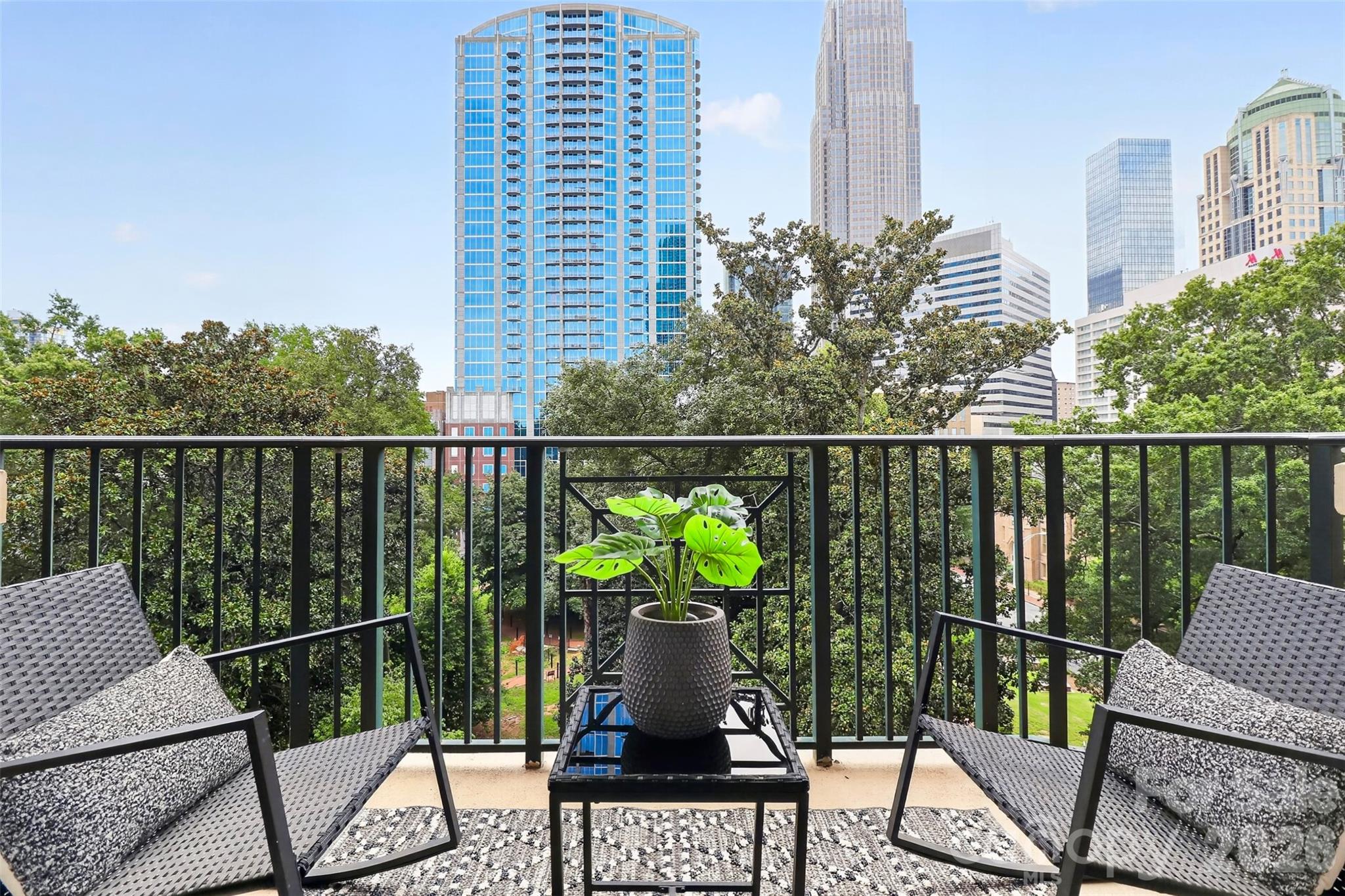 300 W 5th Street 709