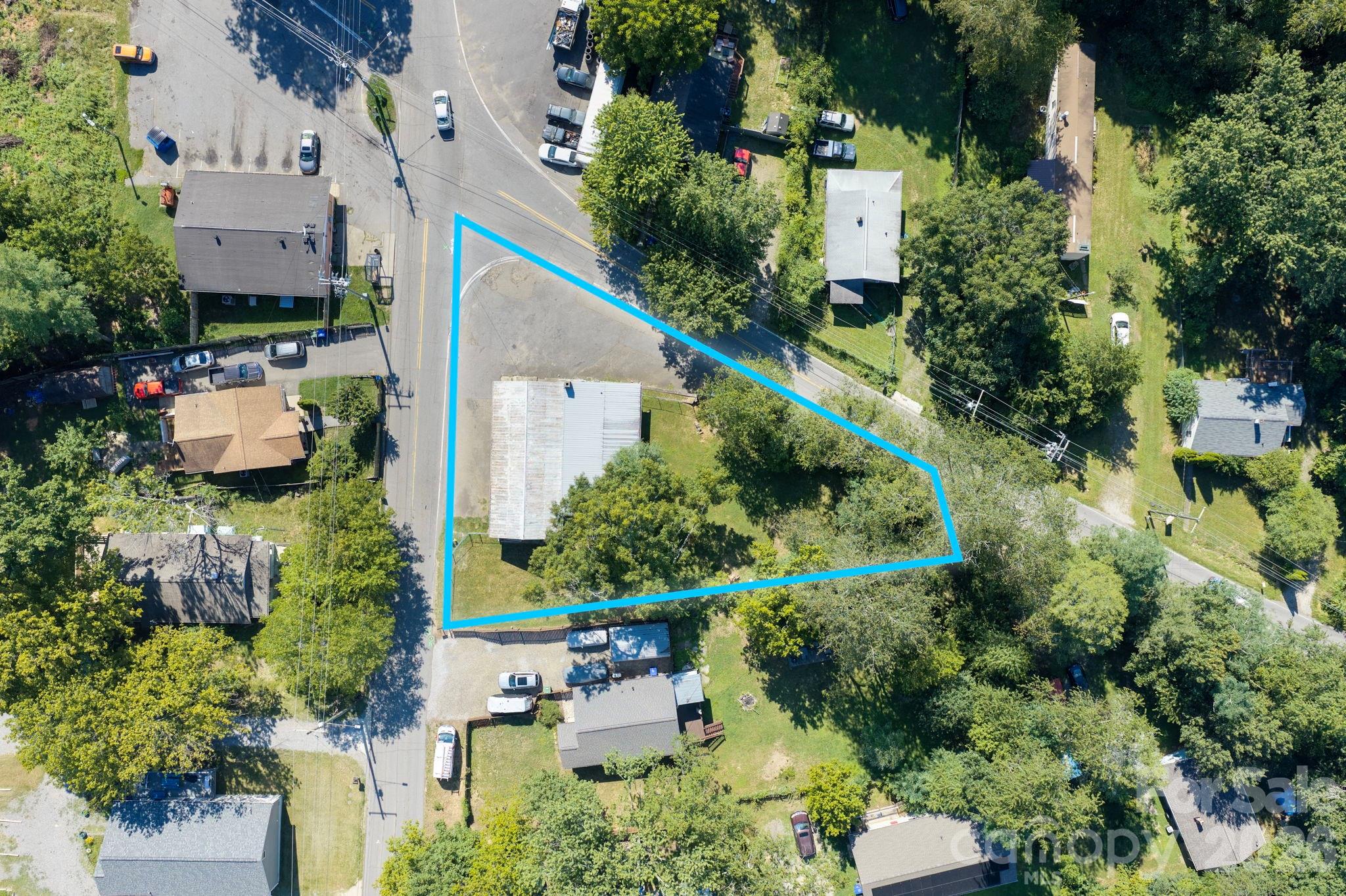 475 Deaverview Road Property Photo 4