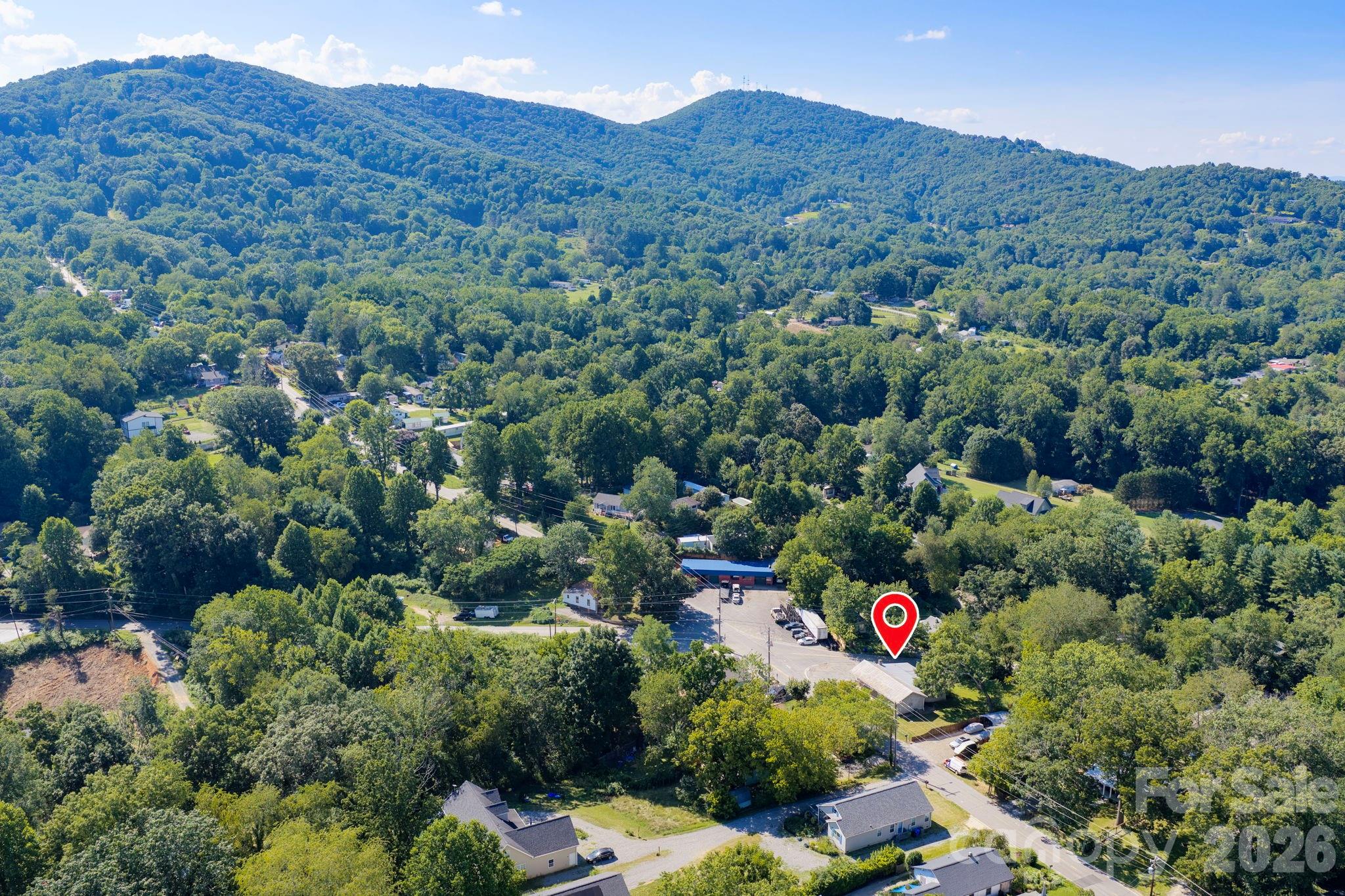475 Deaverview Road Property Photo 5