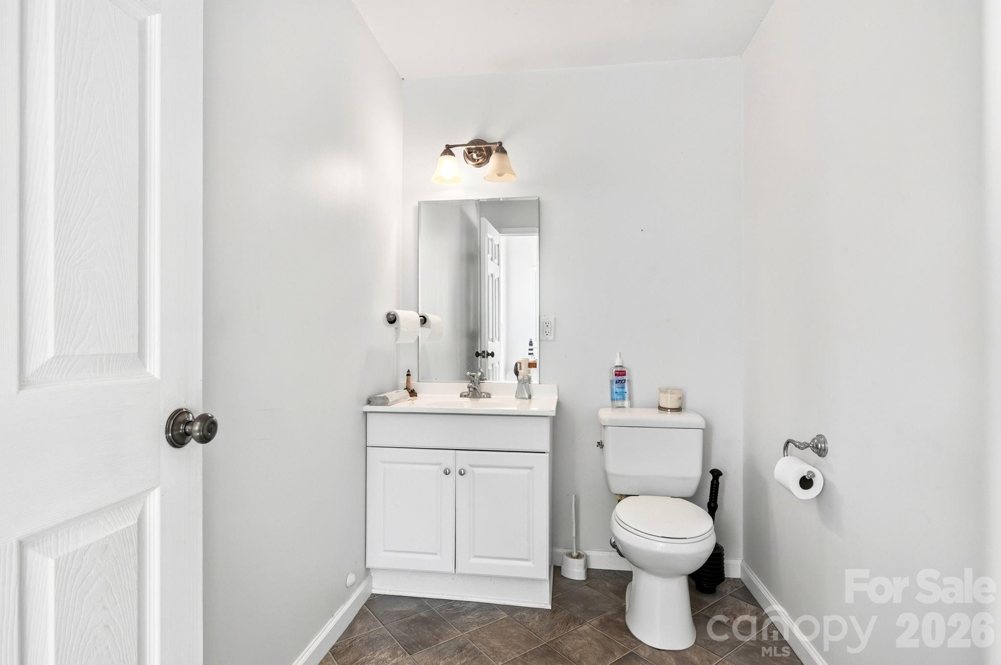 475 Deaverview Road Property Photo 9
