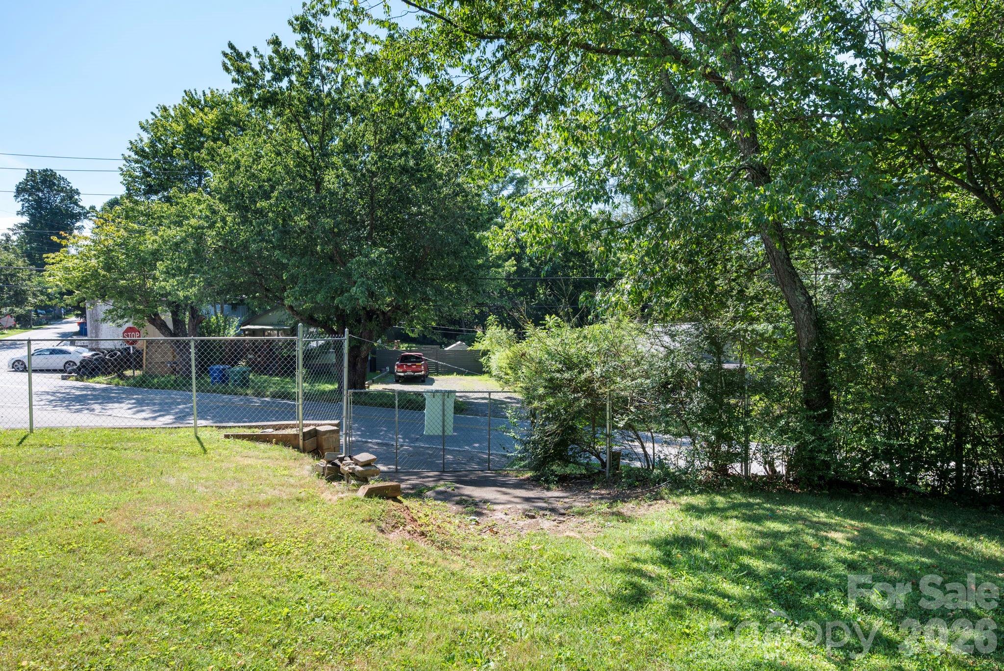475 Deaverview Road Property Photo 19