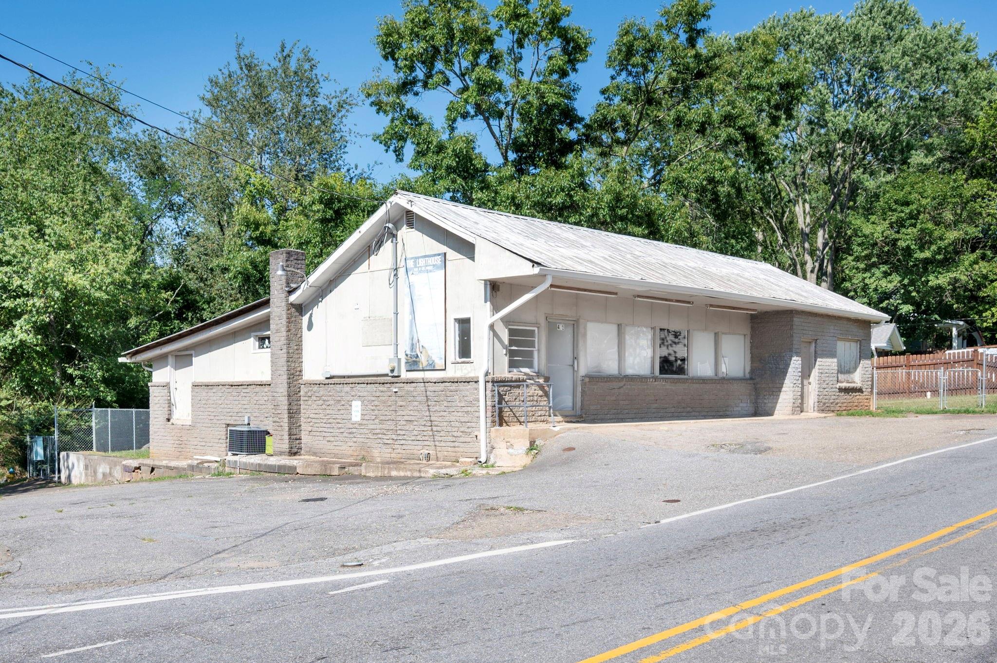 475 Deaverview Road Property Photo 22