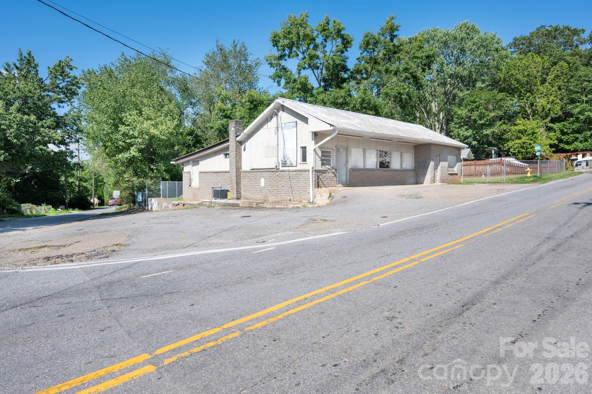 475 Deaverview Road Property Photo 23