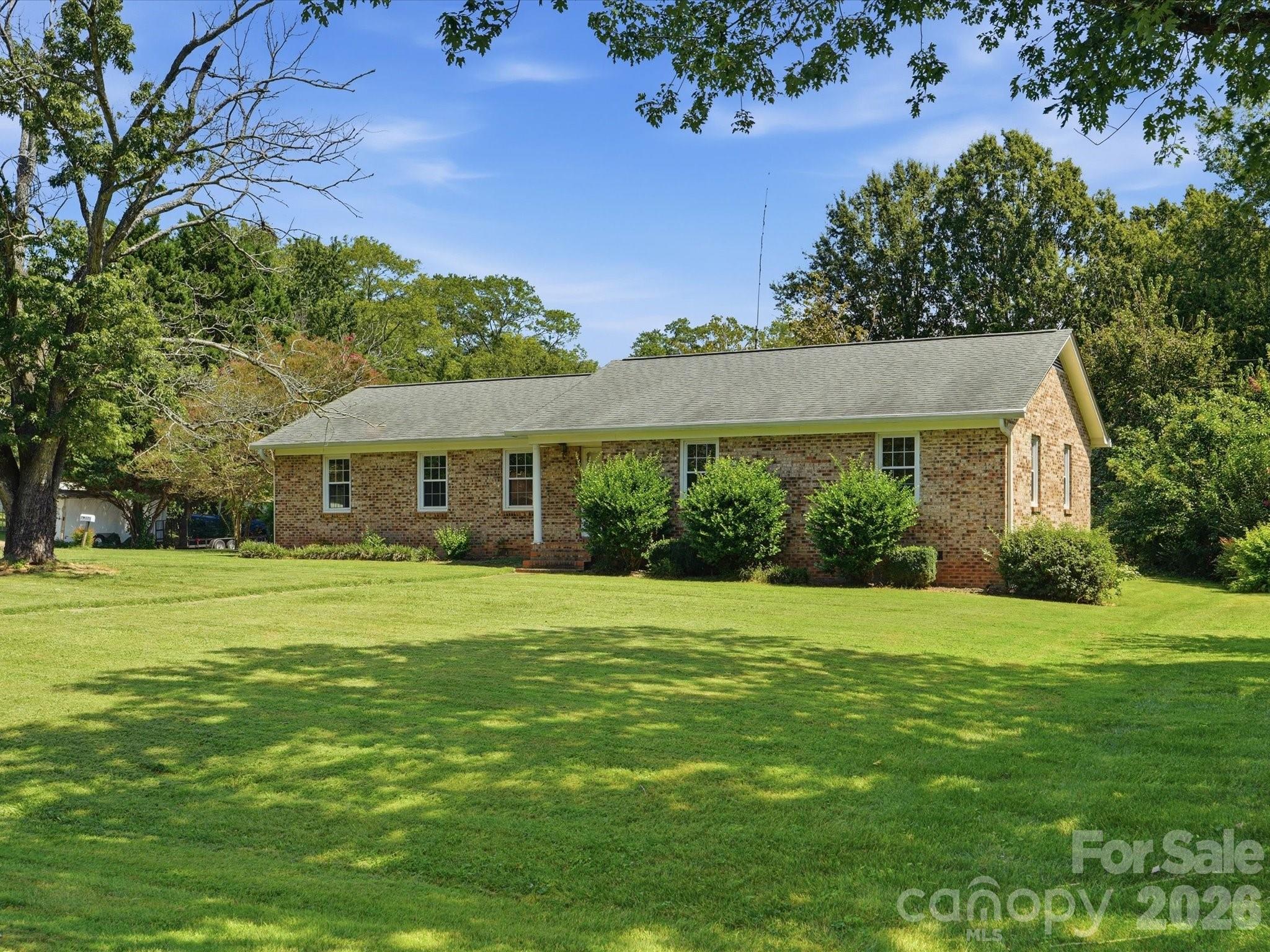 14232 Springwater Drive Property Photo 2