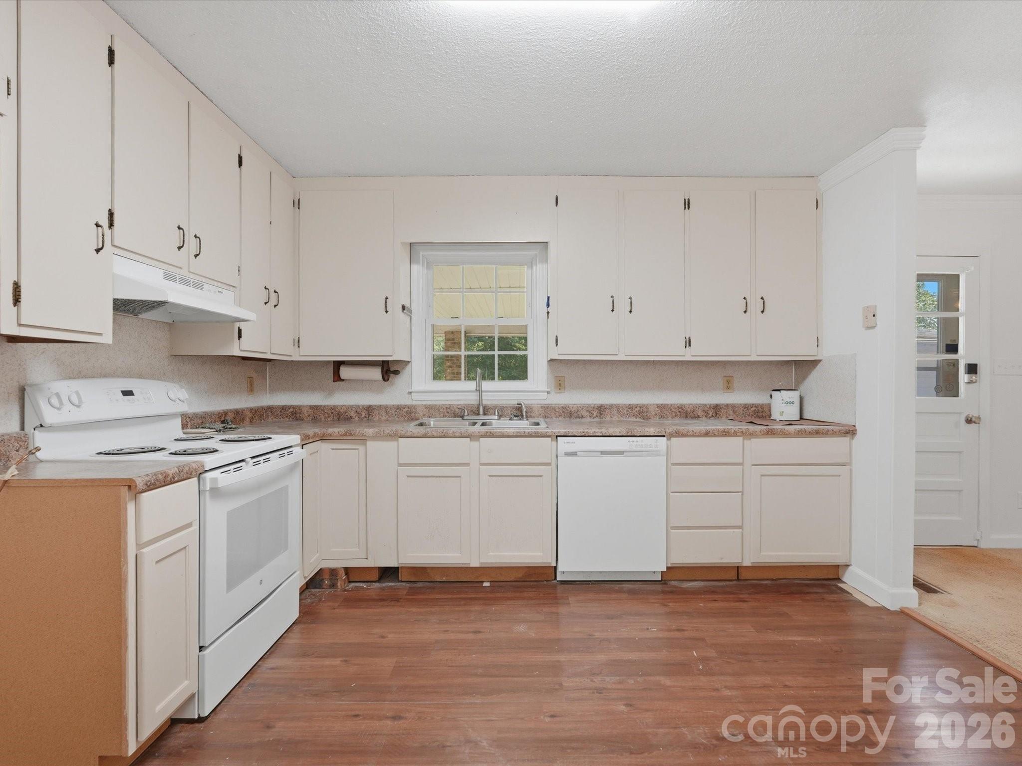 14232 Springwater Drive Property Photo 16
