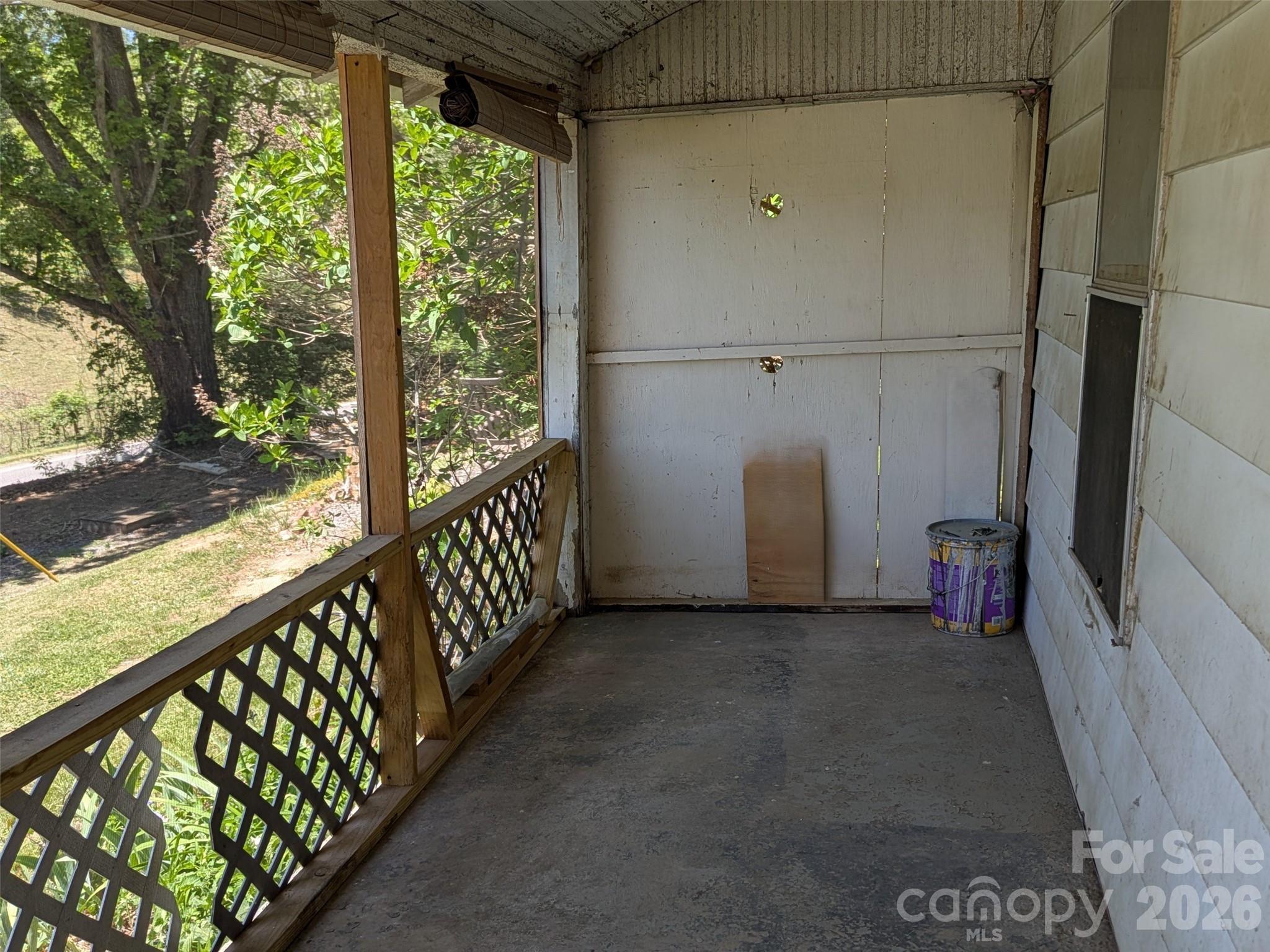 1920 Thickety Road Property Photo 8